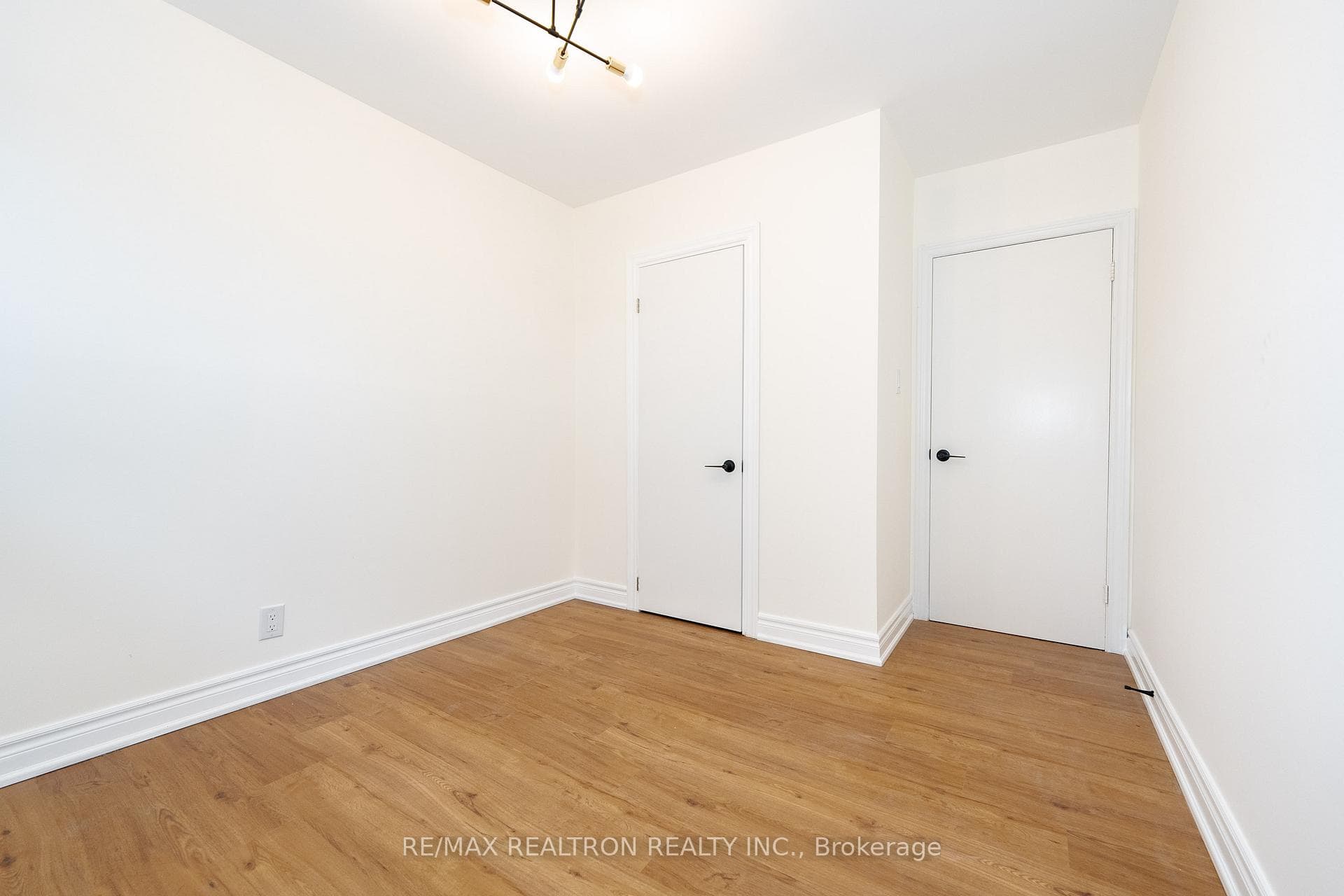 15 Richardson Drive photo 24