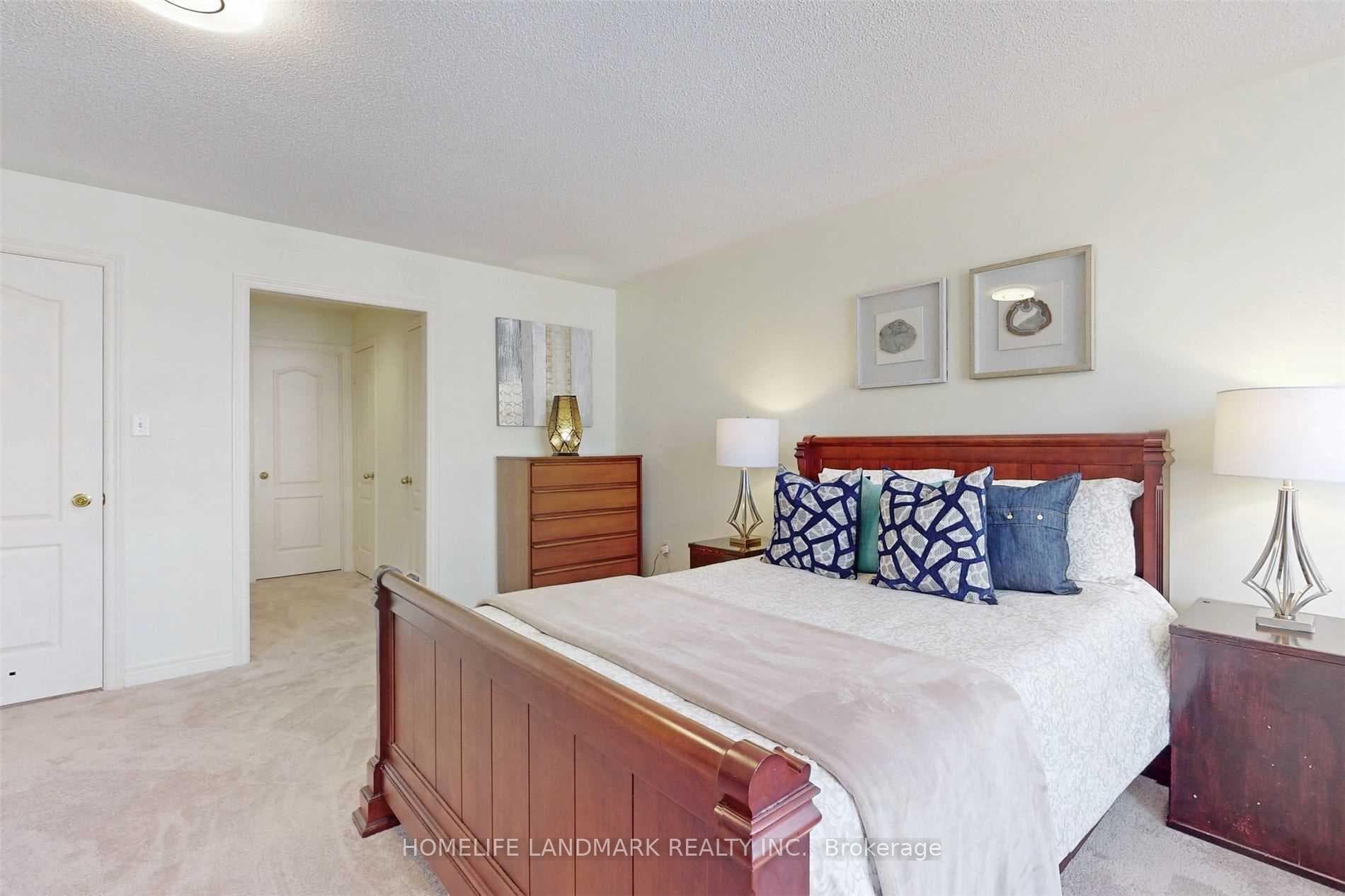 22 Kingsbridge Circle photo 15