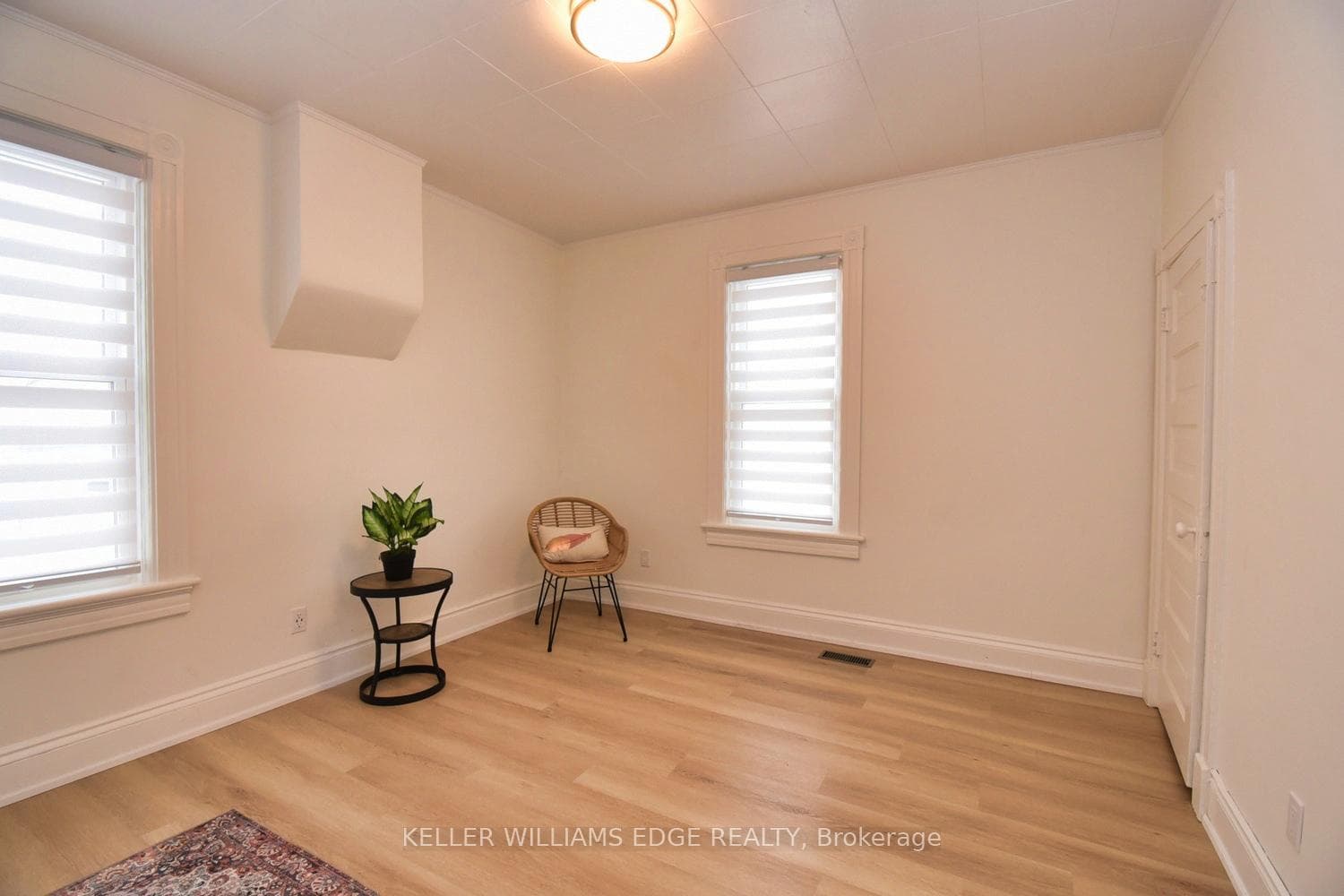 89 Oak Street photo 11