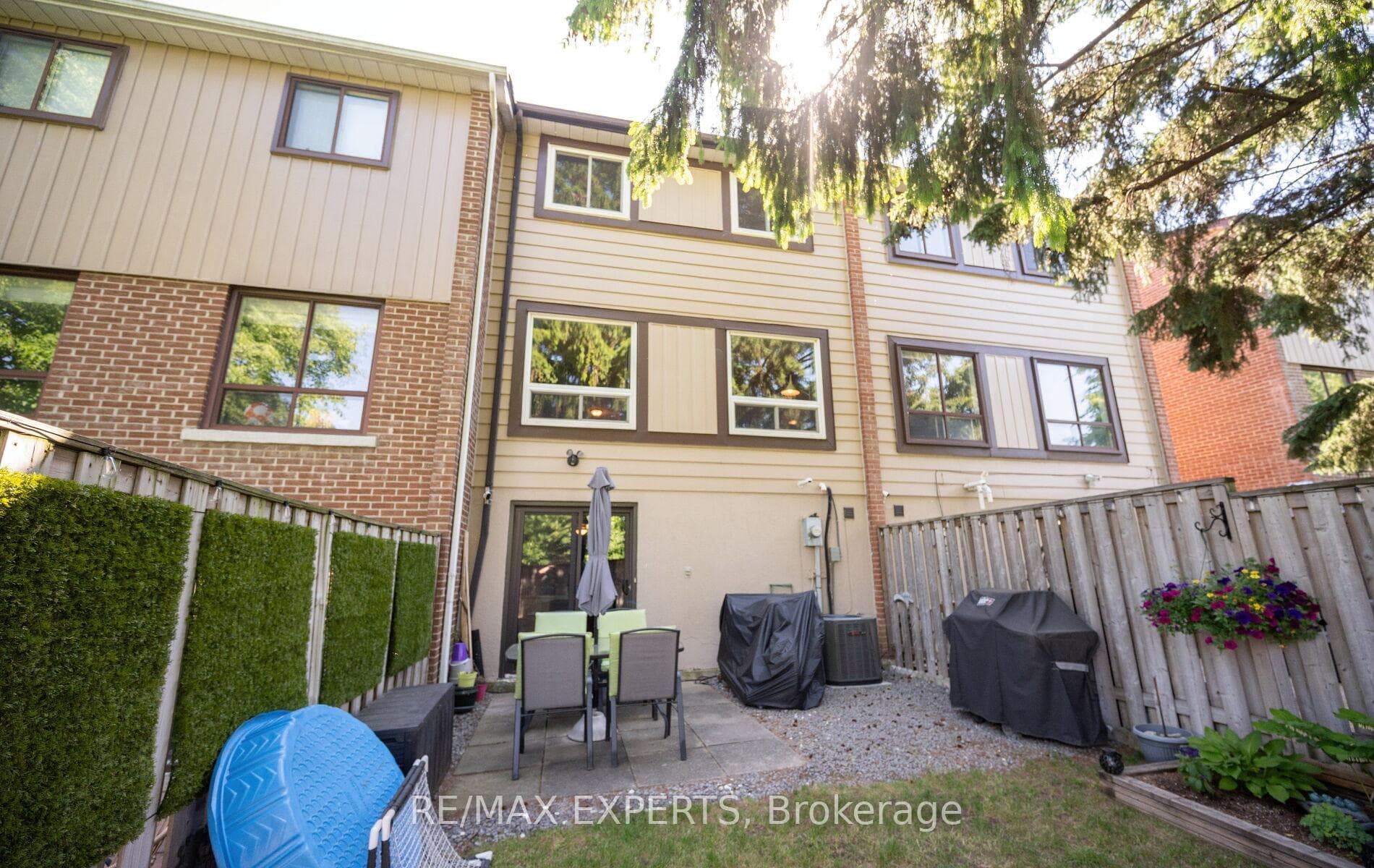 161 Moregate Crescent Unit 15 photo 44