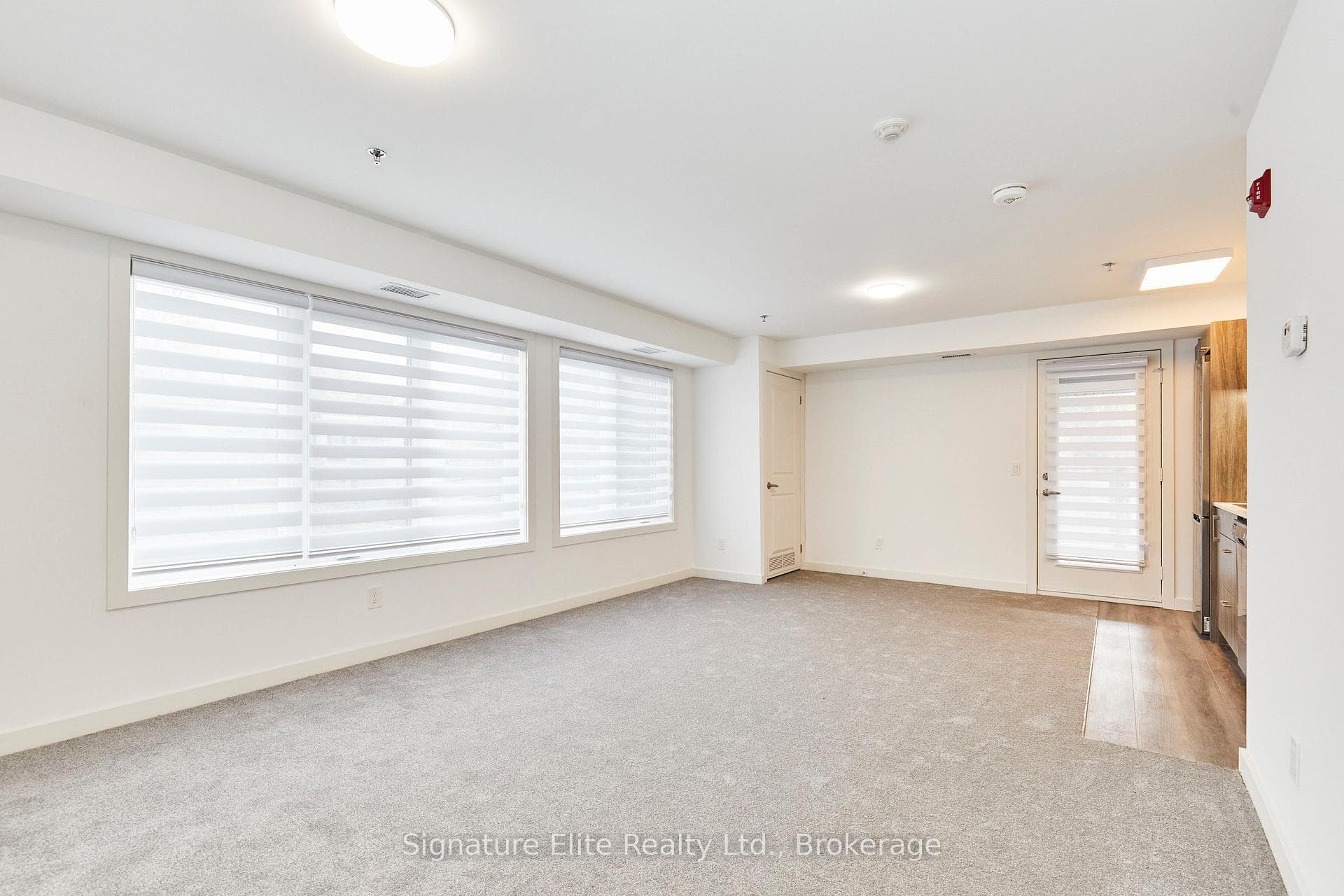 45 Connaught Avenue Unit 202 photo 3