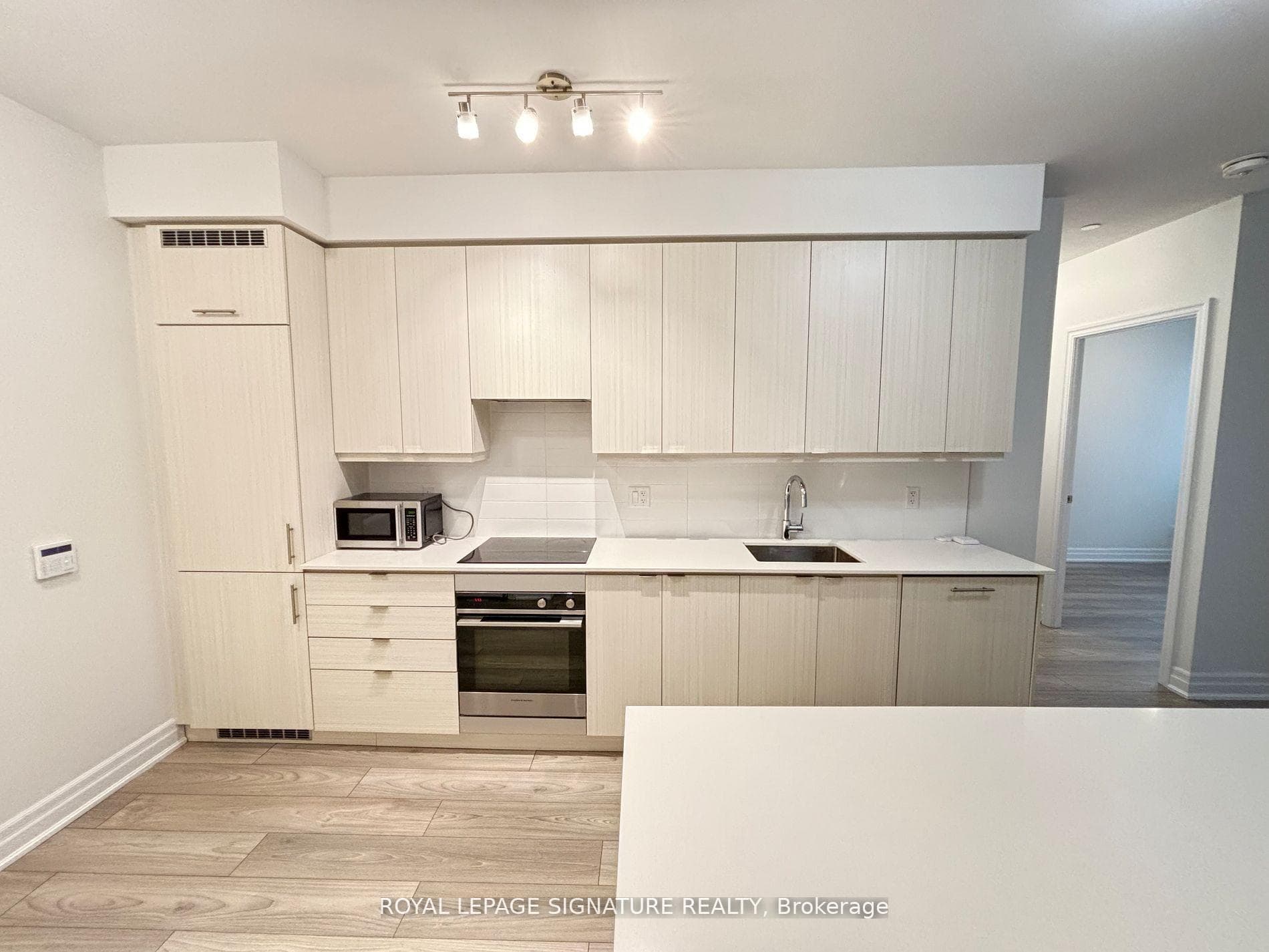 36 Elm Drive Unit 2202 photo 5