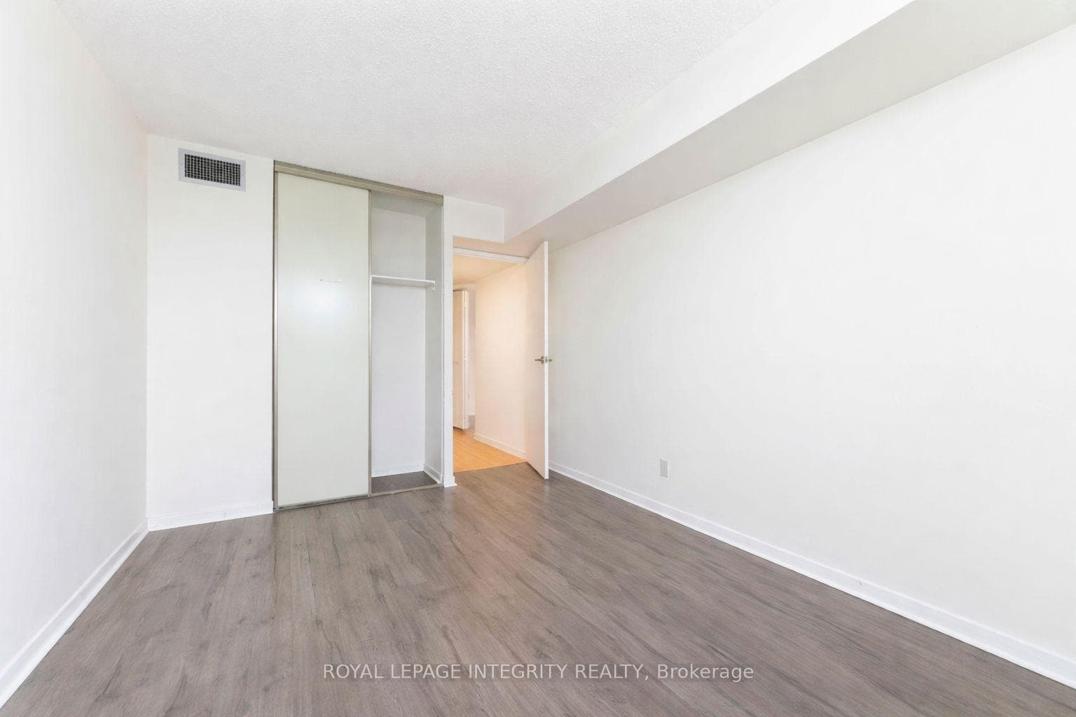 1500 Riverside Drive Unit 708 photo 20
