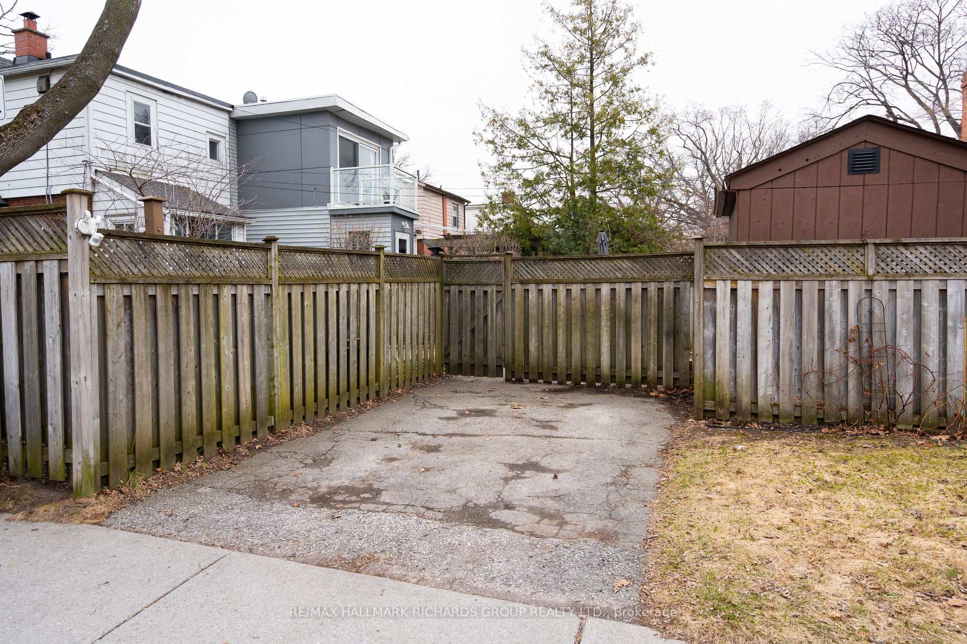 32 Costain Avenue photo 26