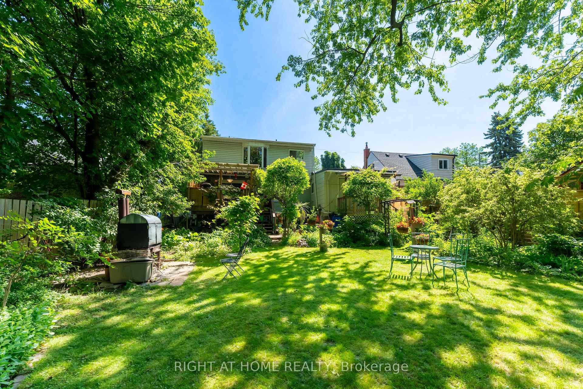 30 Allister Avenue photo 45
