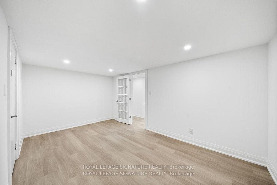 21 Donwoods Drive Unit Lower photo 6