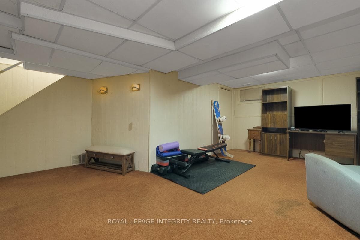 318 Dalehurst Drive photo 35