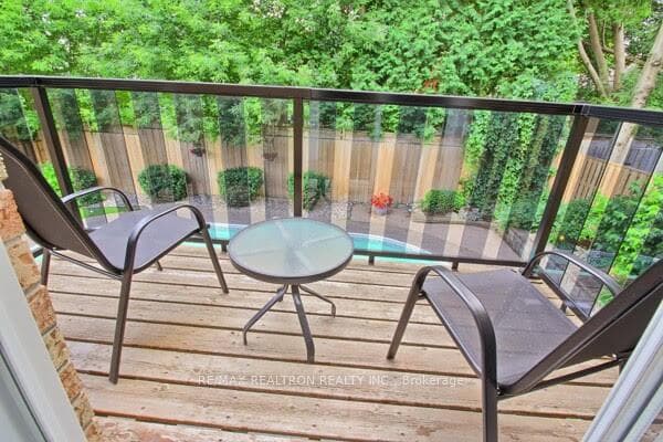 64 Cardinal Crescent photo 29