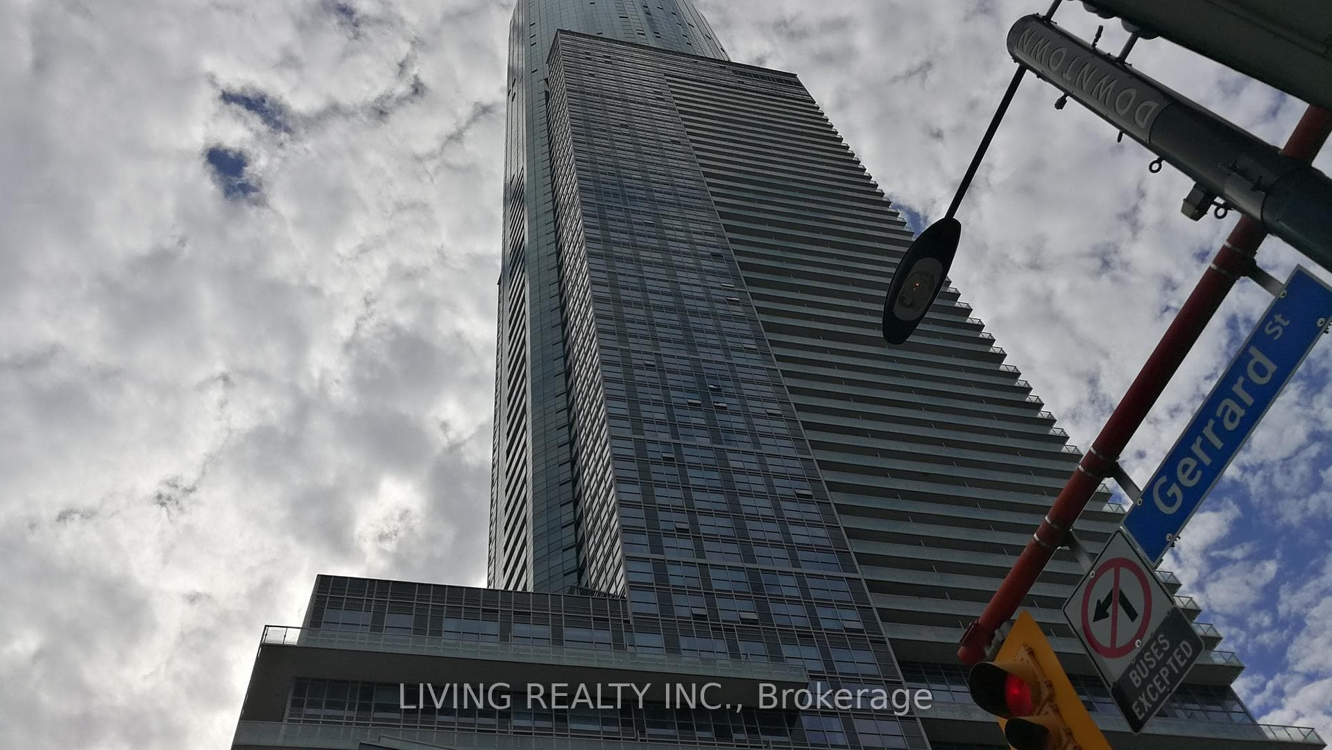 386 Yonge Street Unit 1814 photo 1