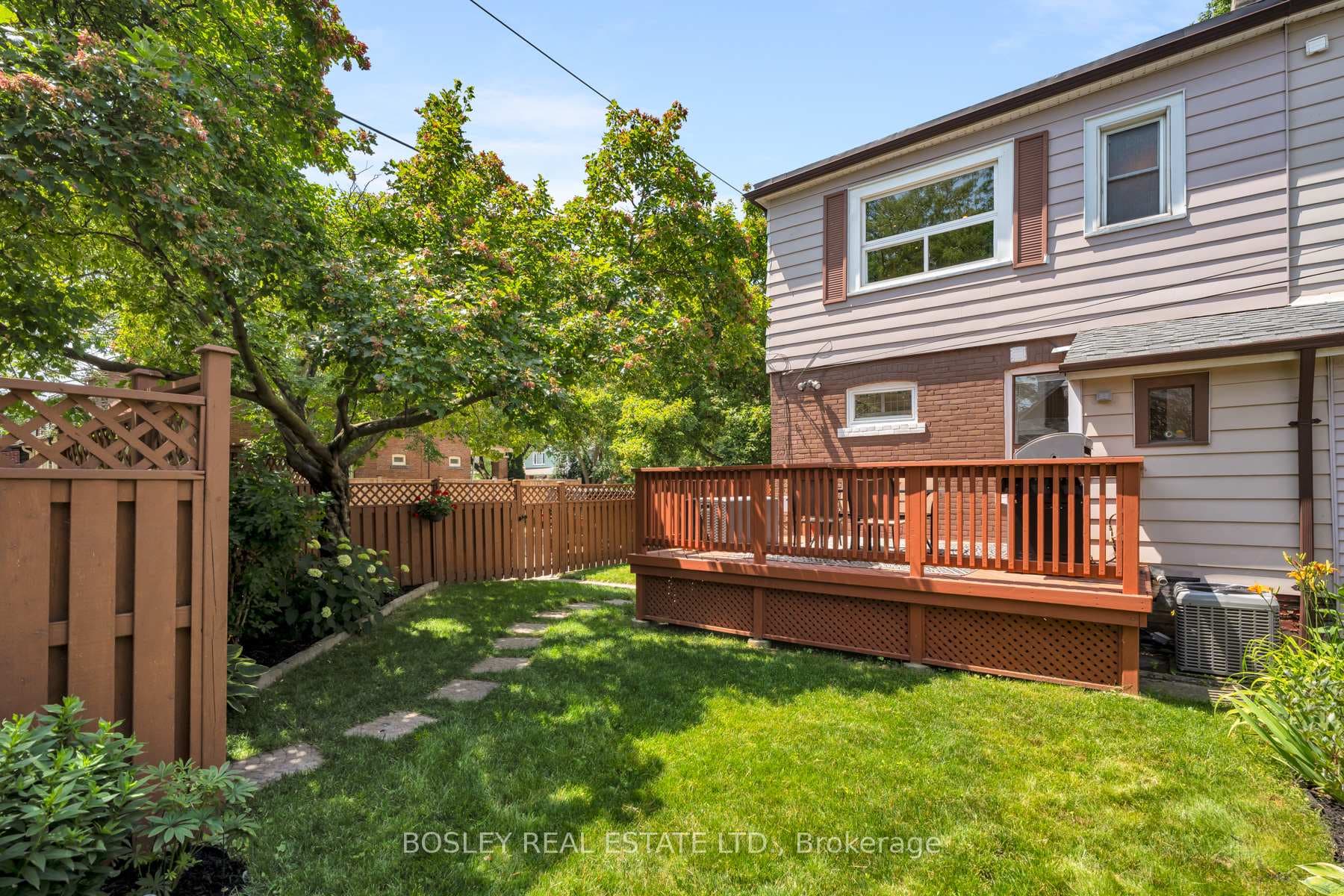 129 Linsmore Crescent photo 25
