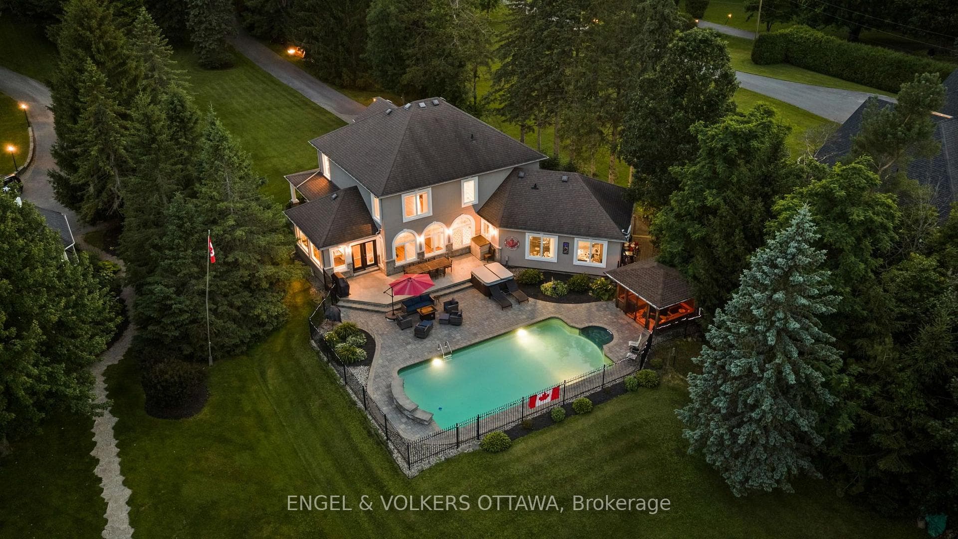 5833A Rideau Valley Drive photo 45