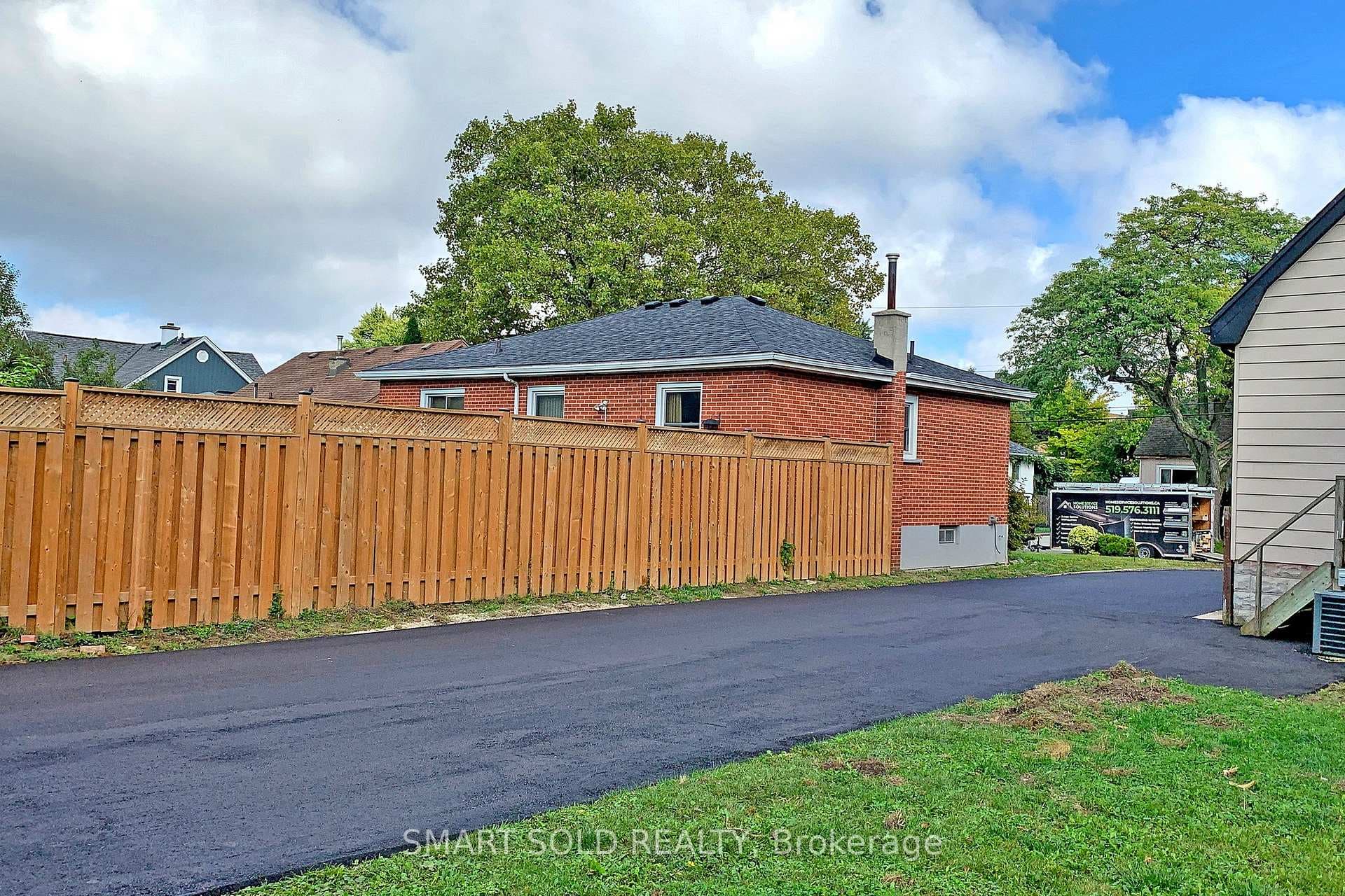 32 David Avenue photo 6