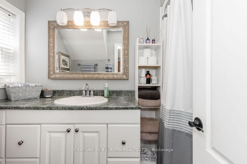 490 Park Street photo 17