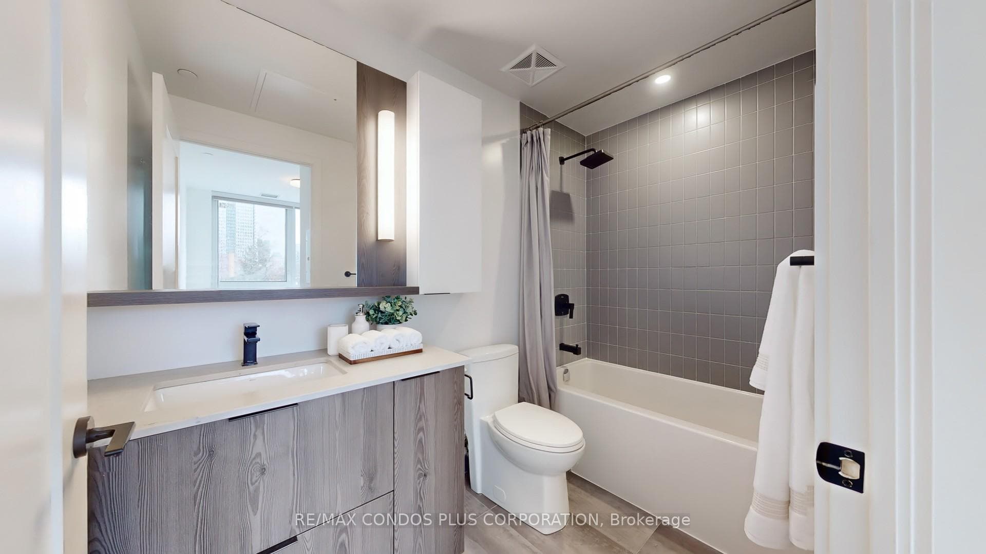 5 Defries Street Unit 420 photo 16