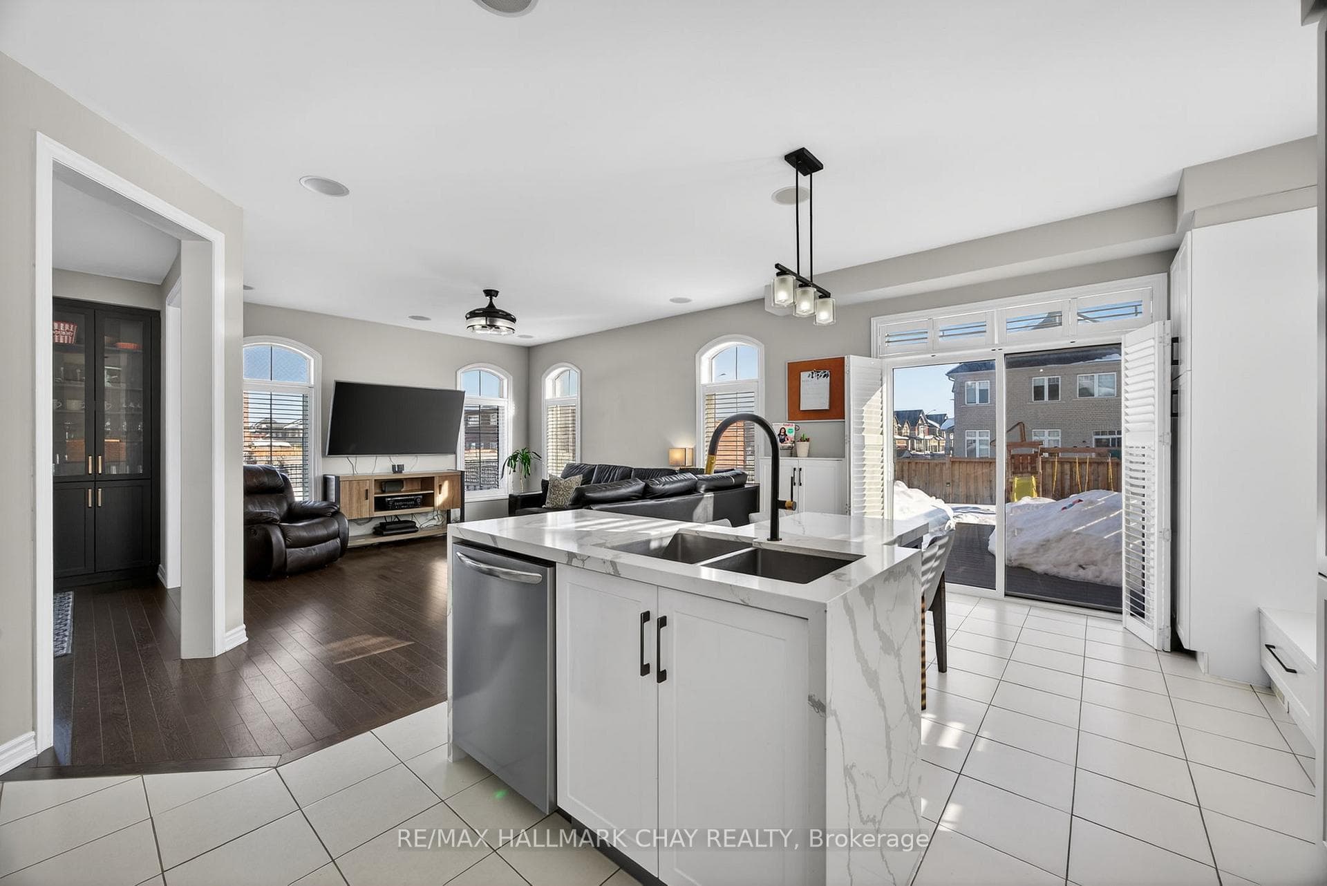 997 Barton Way photo 17