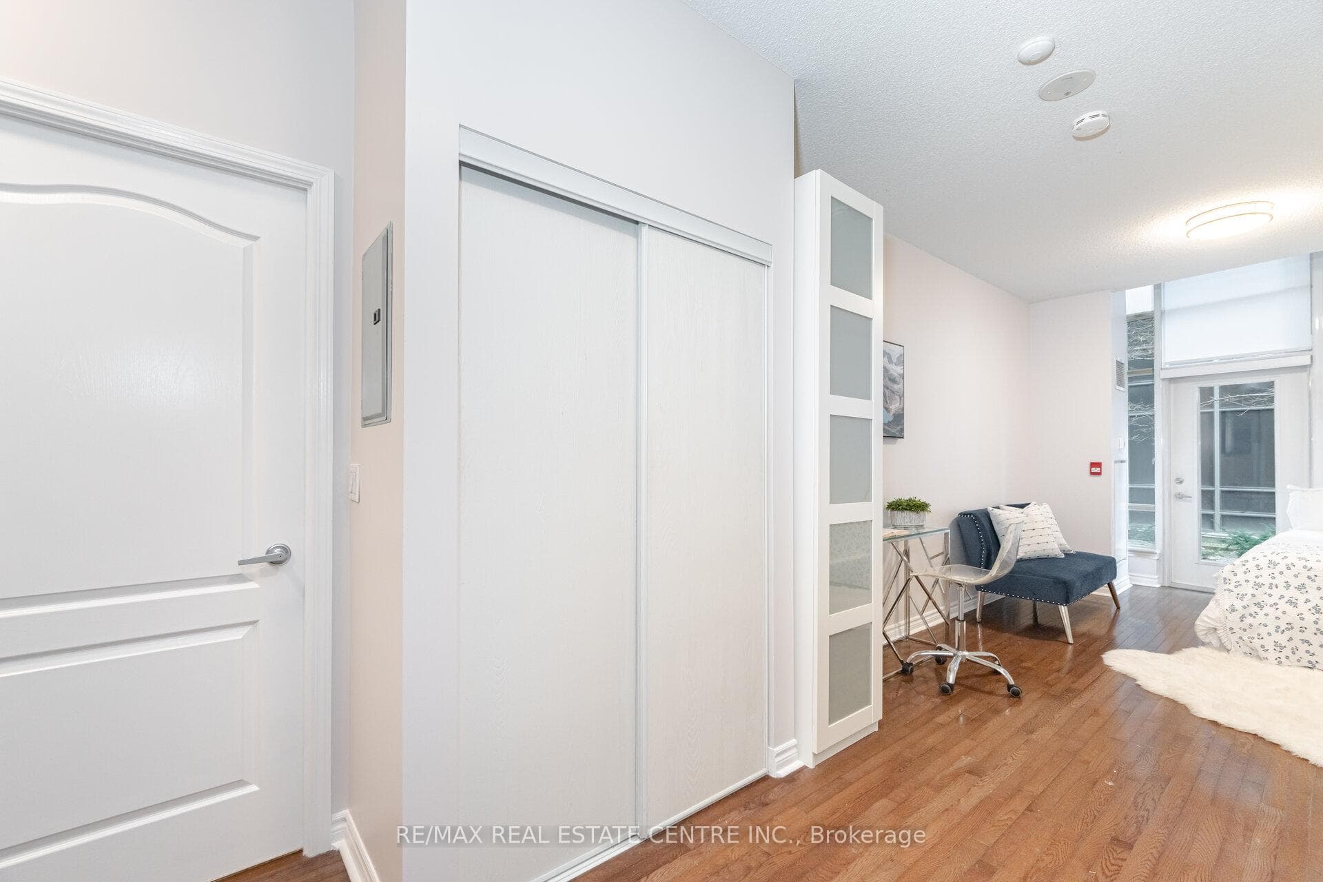 33 Elm Drive Unit 105 photo 10