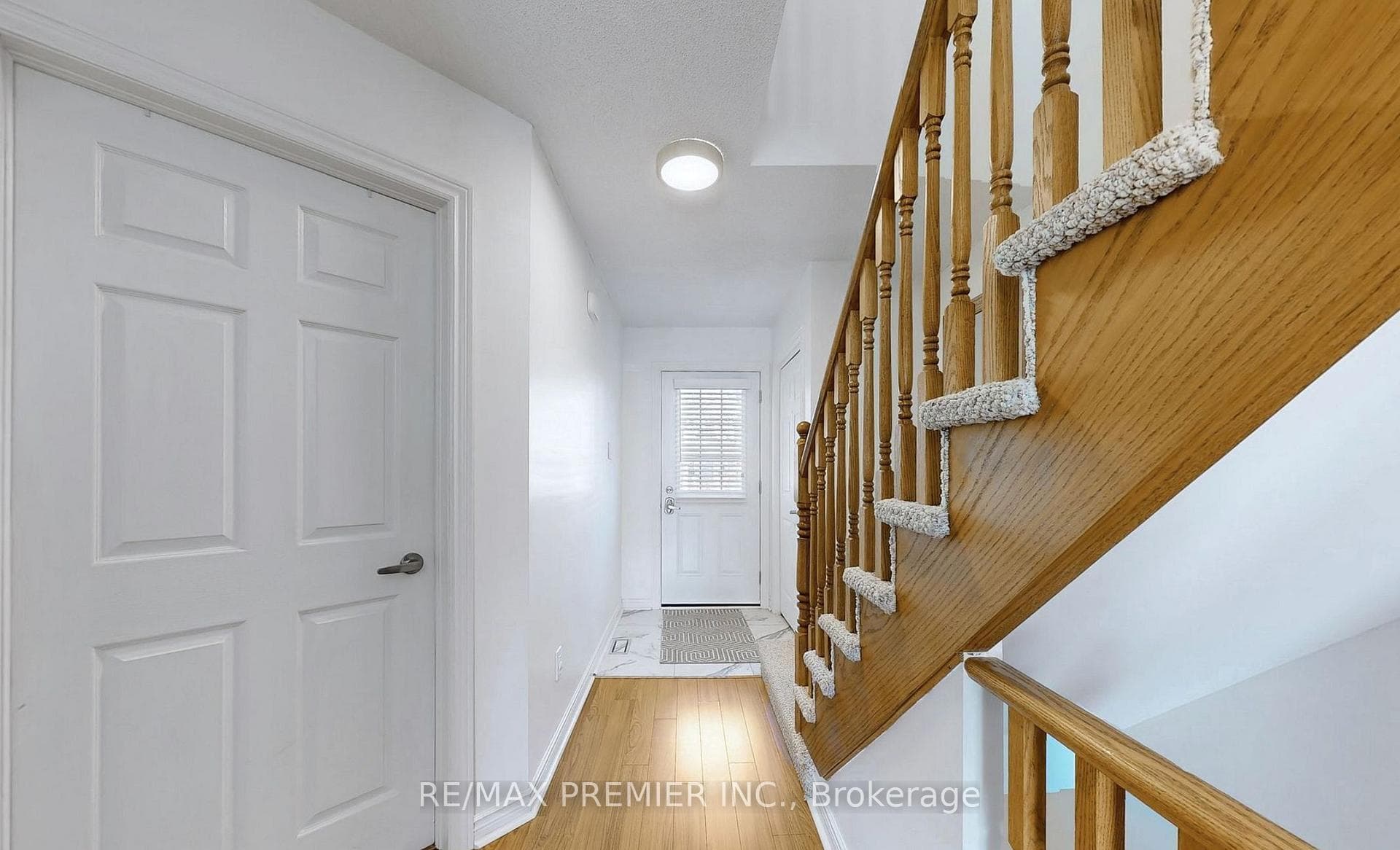 9 Wentworth Drive Unit 13 photo 20