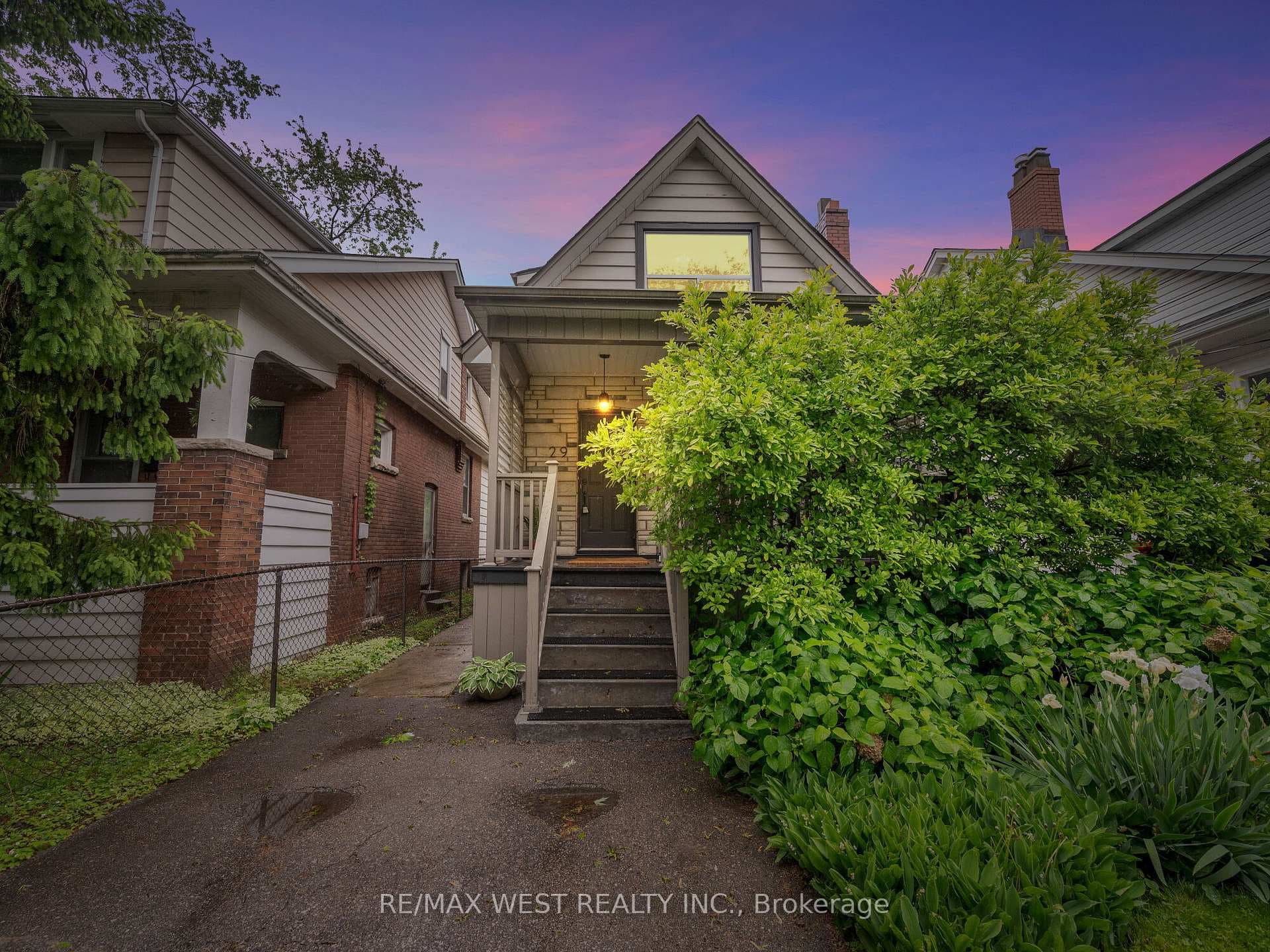 29 Hillside Avenue photo 1