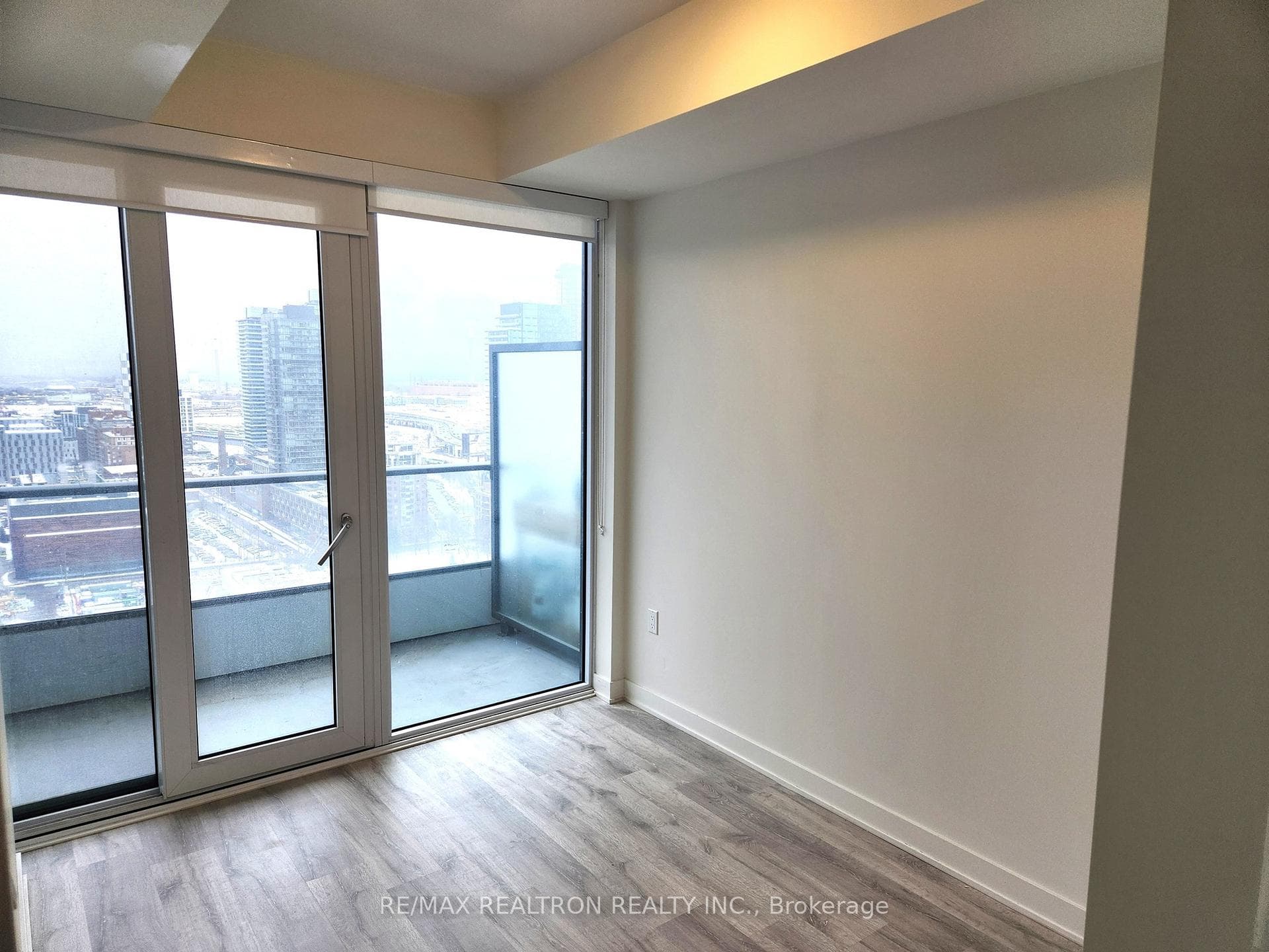 70 Princess Street Unit 2406 photo 12