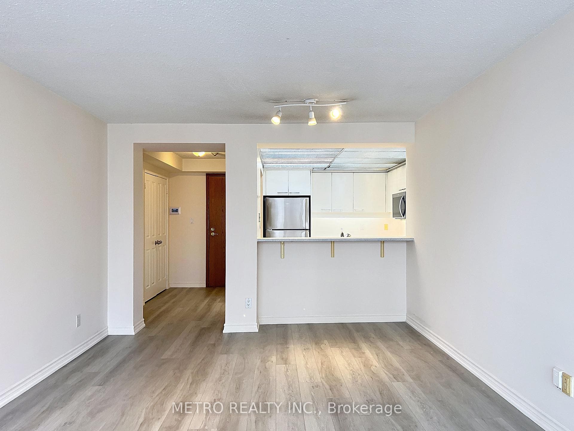 18 Hollywood Avenue Unit 1708 photo 5