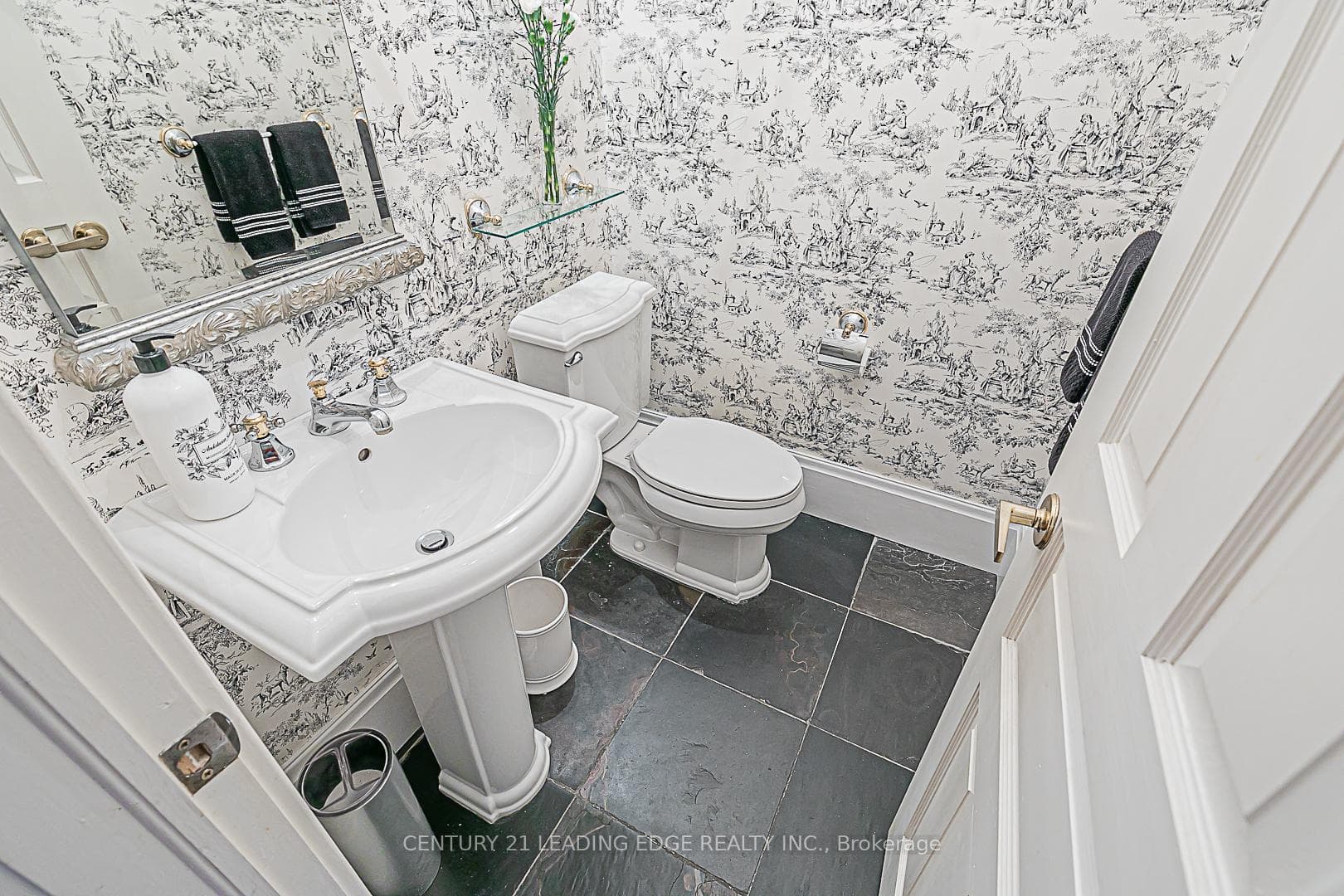 39 Leisure Lane photo 11