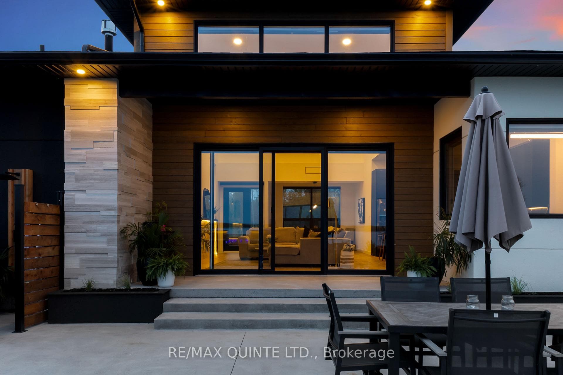 667C Dundas Street photo 7
