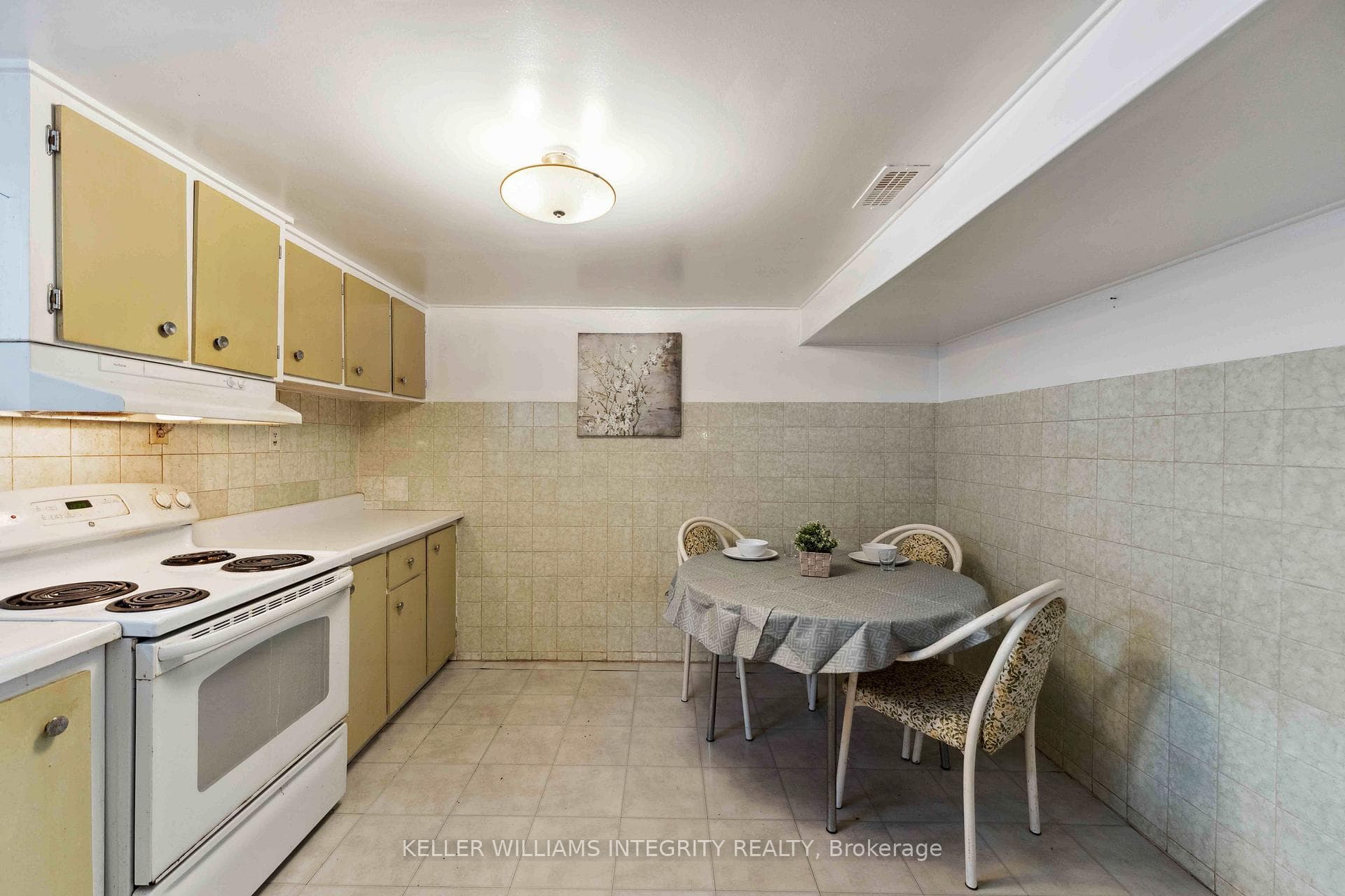 1035 Connery Avenue photo 22