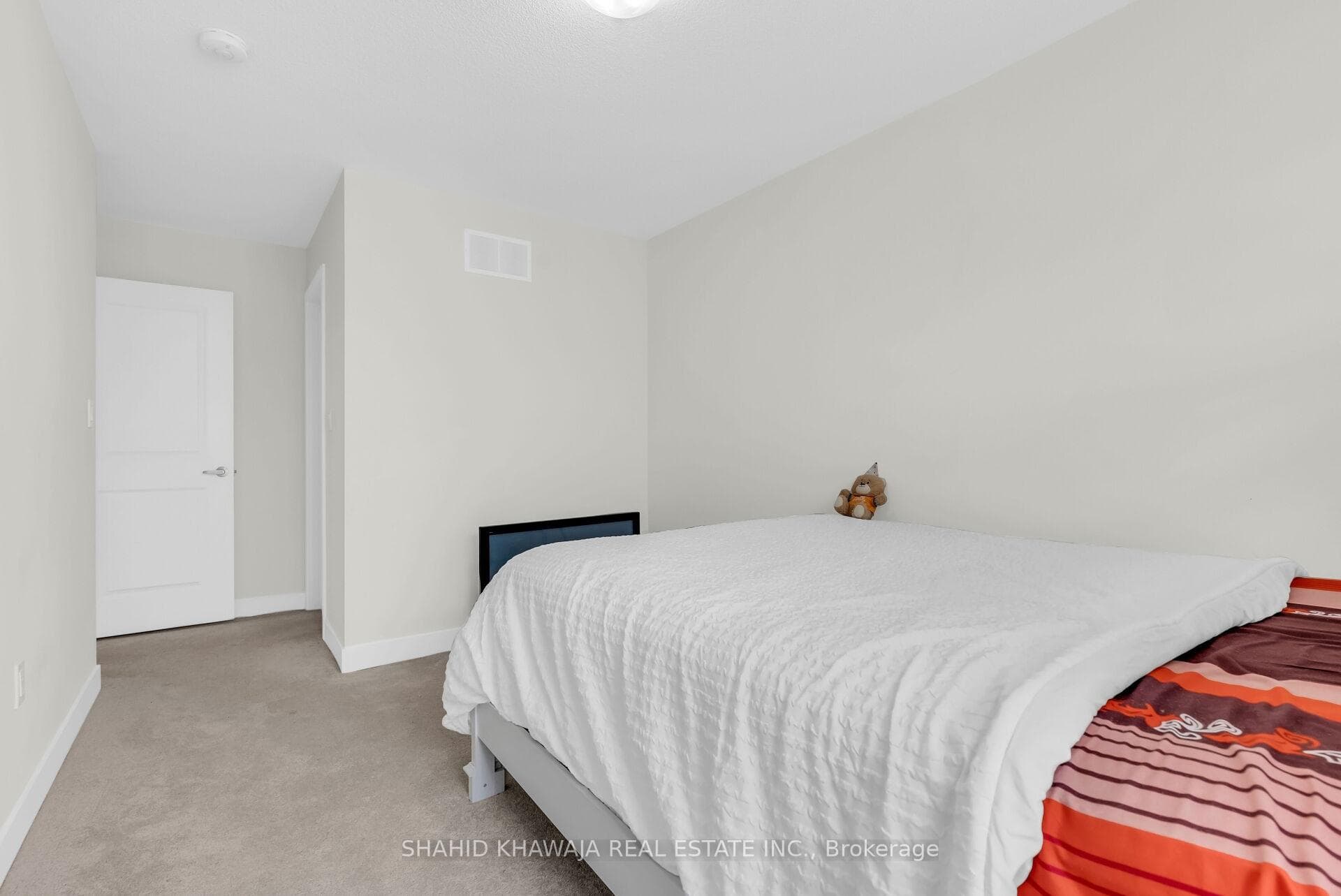 641 Leatherleaf Landing photo 28