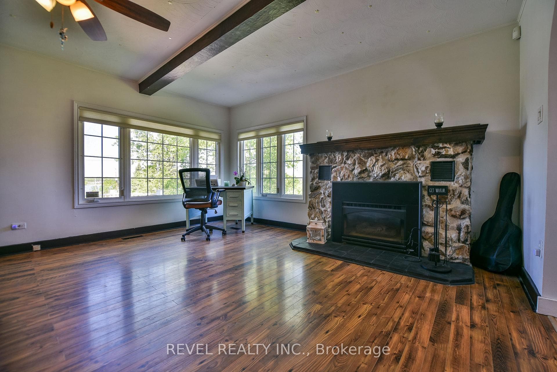 203 Dixon Street photo 12