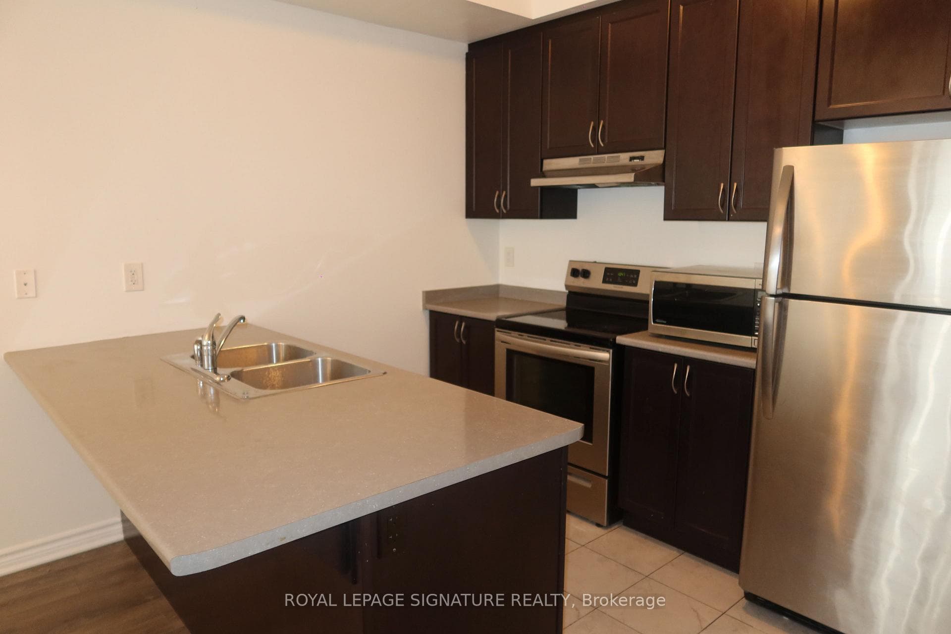 45 Heron Park Place Unit 5 photo 2