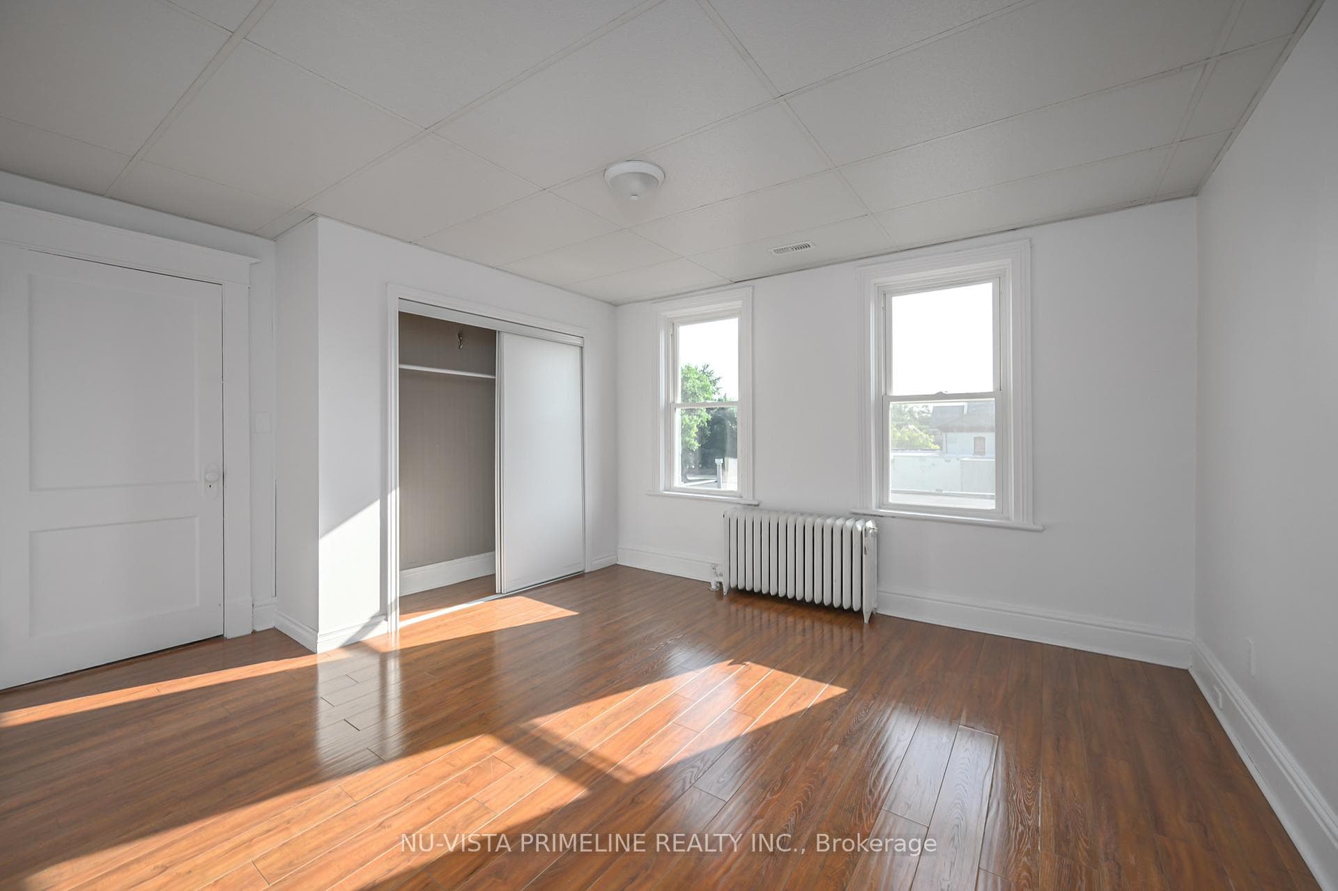 900 Dundas Street photo 13