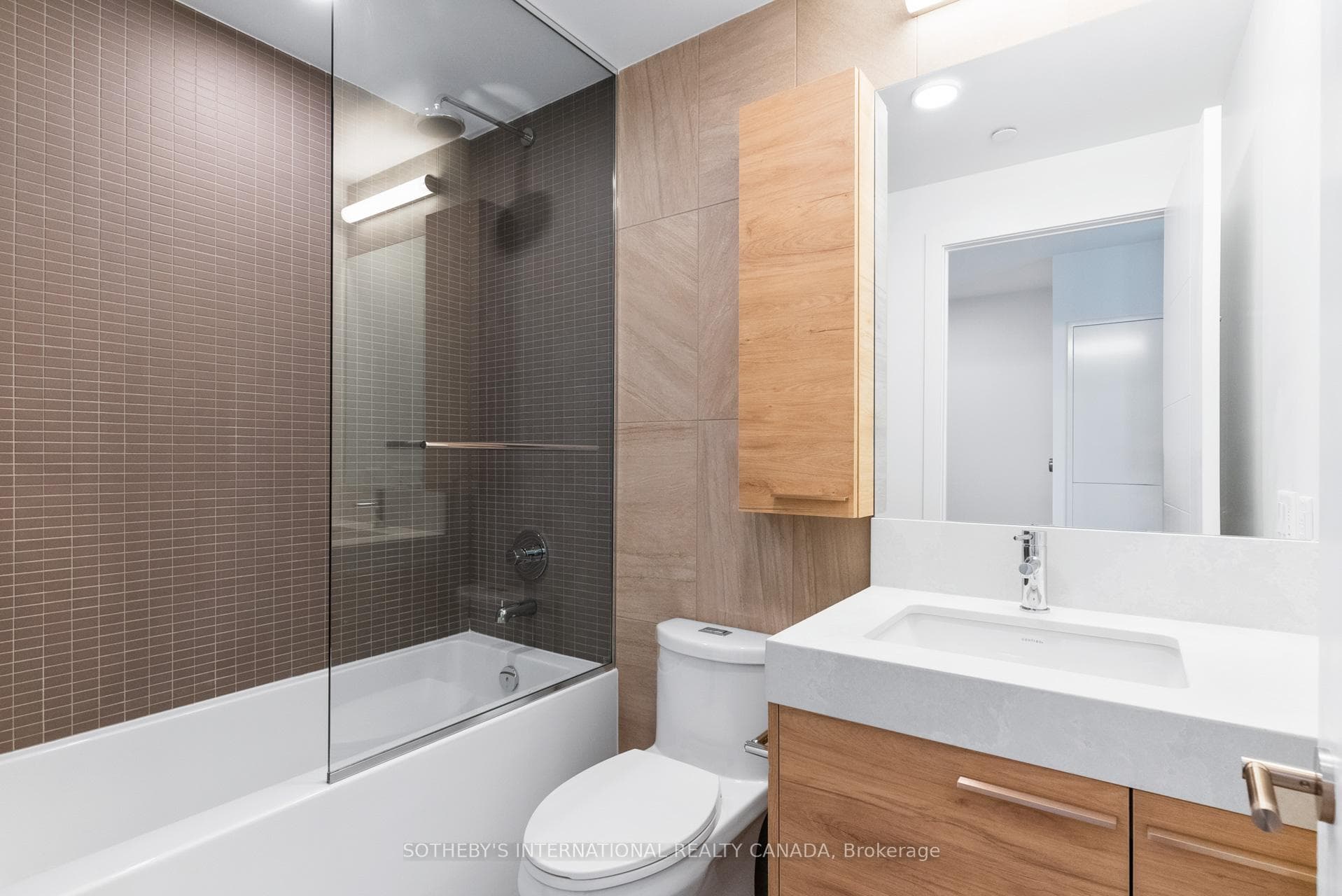 200 Redpath Avenue Unit 2701 photo 3