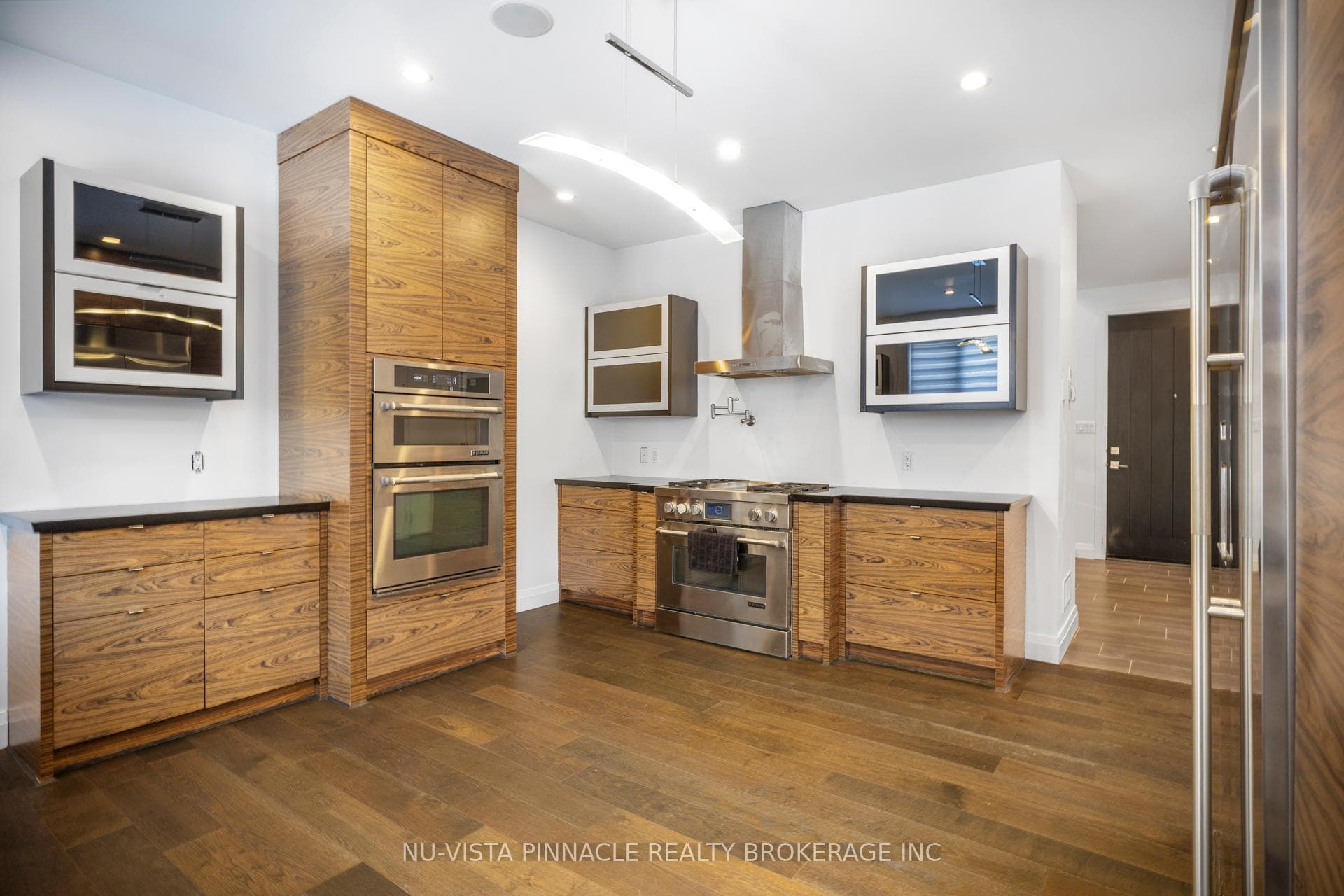 433 Hyde Park Road Unit 16 photo 9