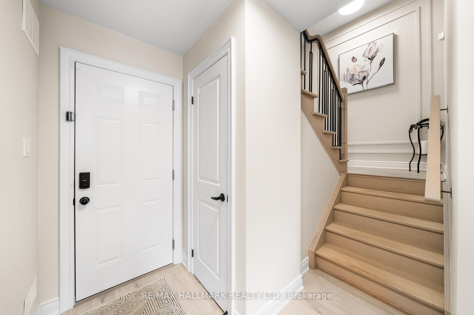 318 CORONATION Road photo 40