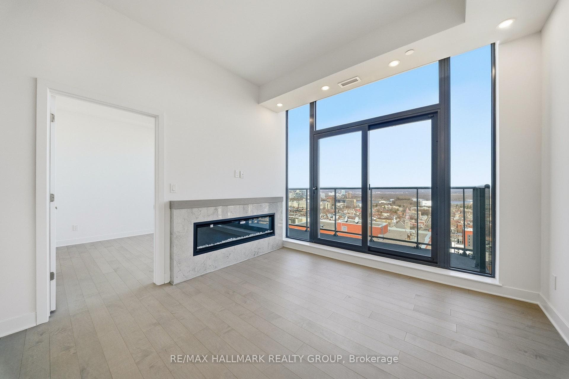 180 George Street Unit 2605 photo 15