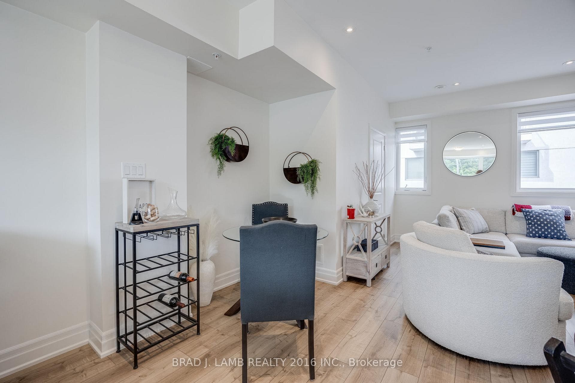1870 Altona Road Unit 13 photo 9