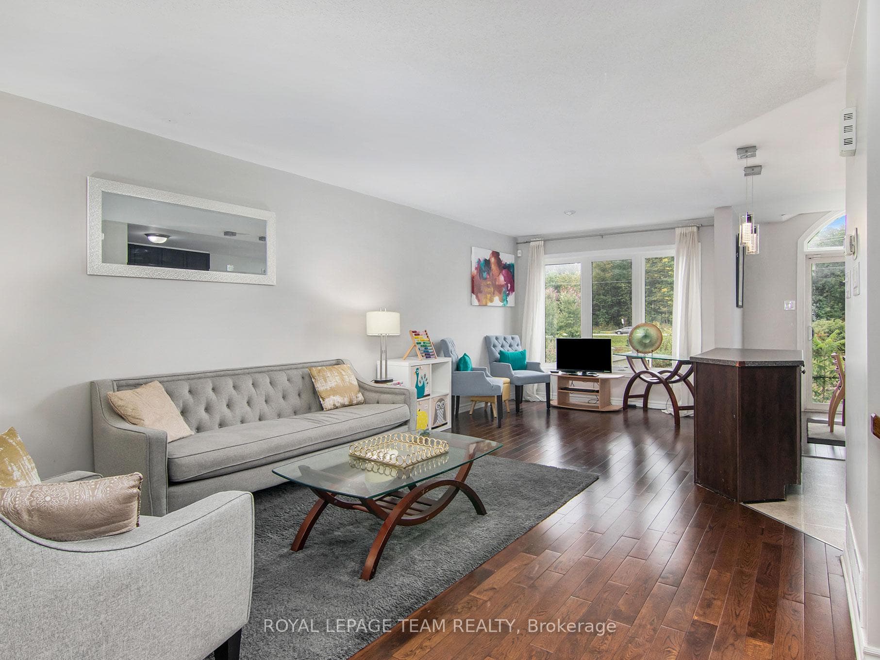 330 Forestbrook Street photo 4