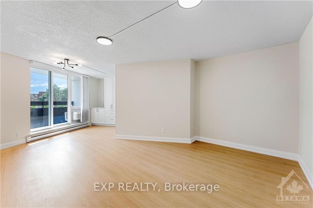 2000 JASMINE Crescent Unit 213 photo 7