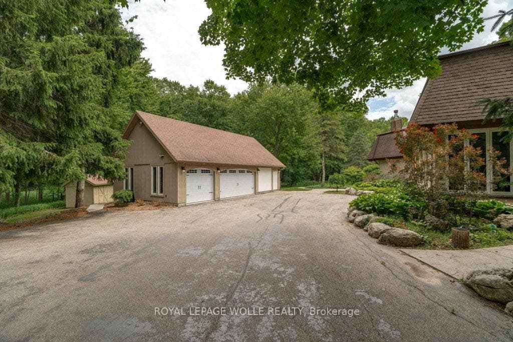 2229 Herrgott Road photo 7