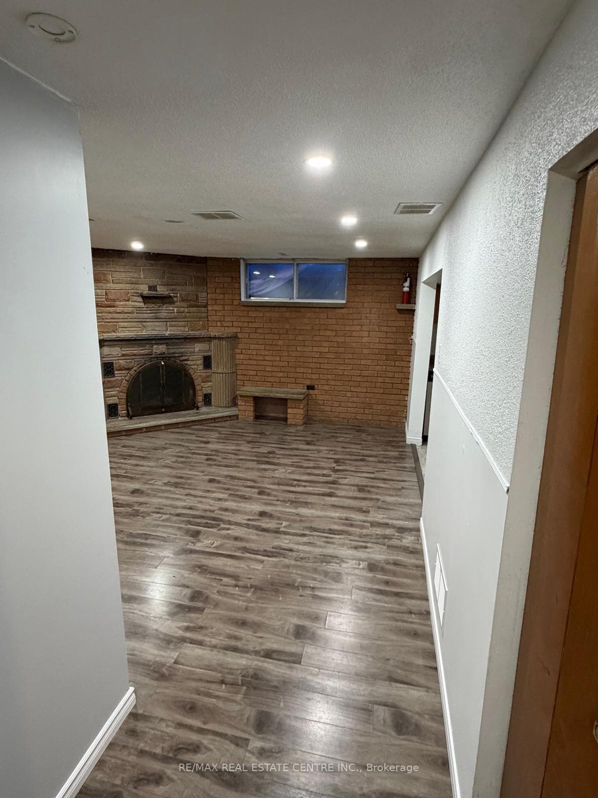 33 Prouse Drive photo 8