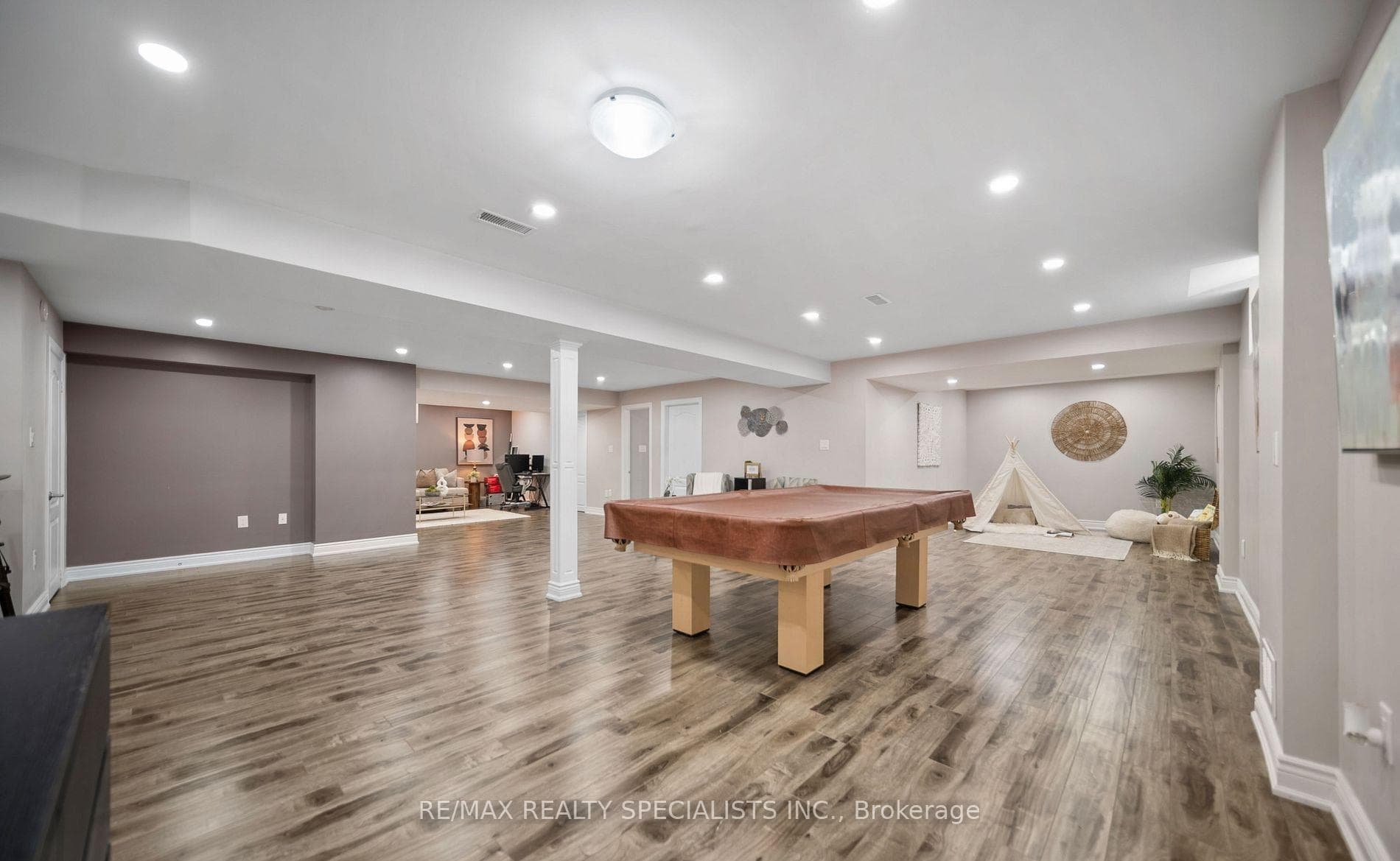 31 Saint Hubert Drive photo 29