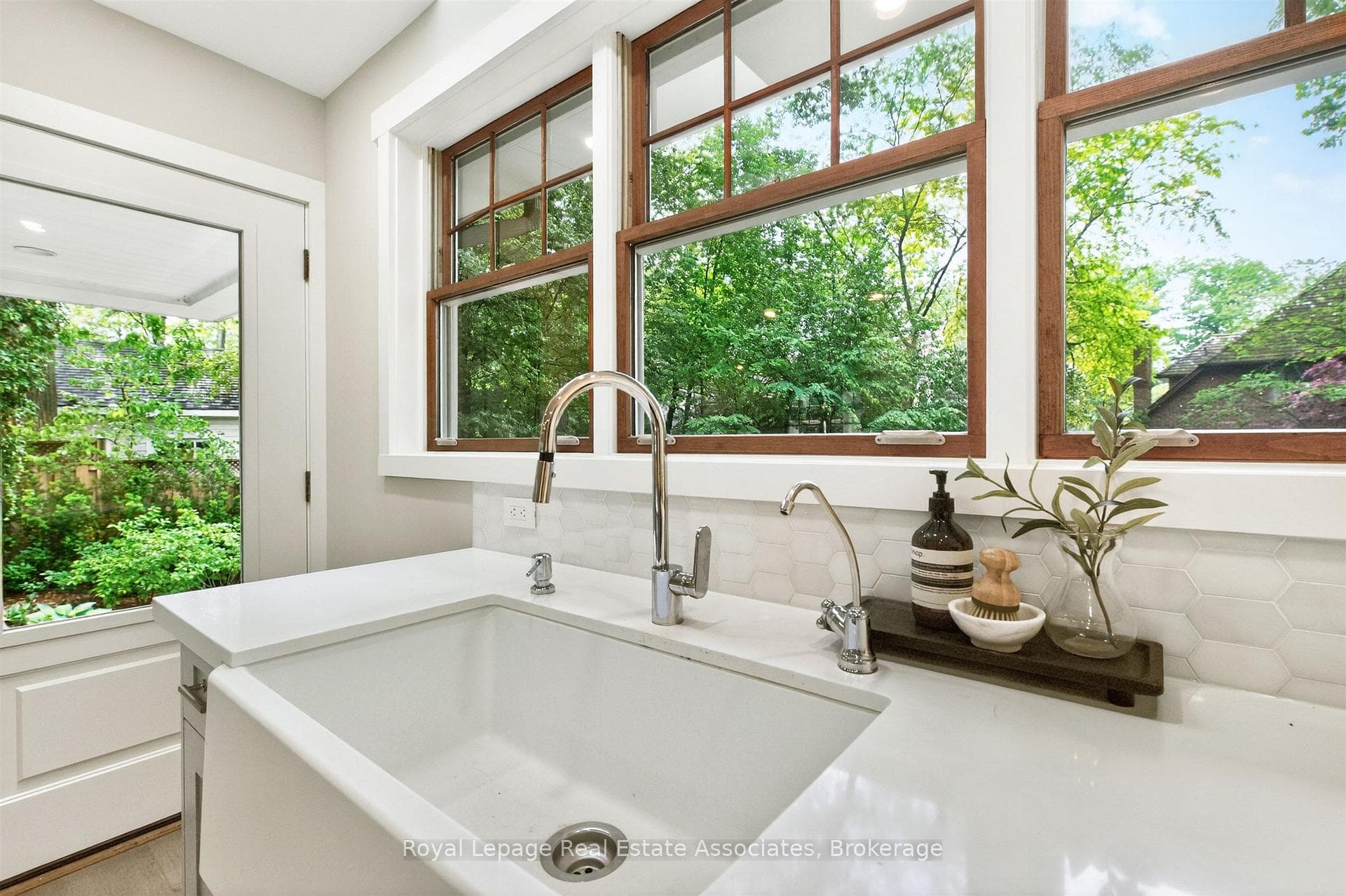 Kitchen Picture Window & Garden Access