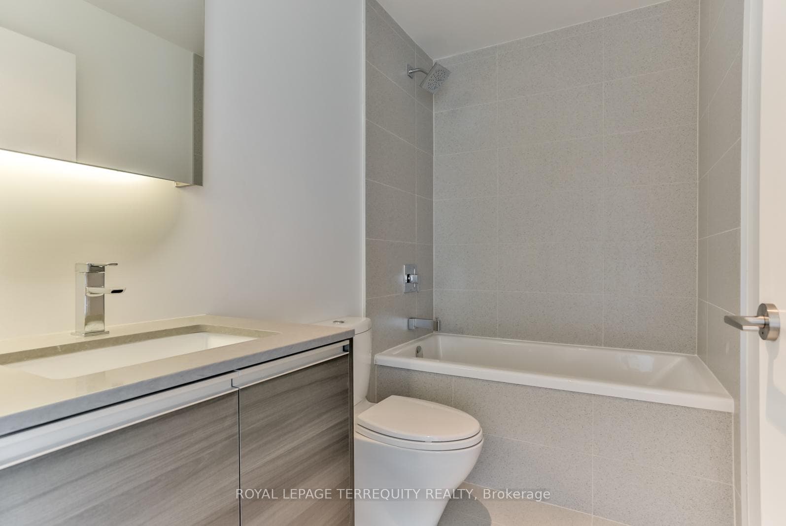 1238 Dundas Street Unit 703 photo 18