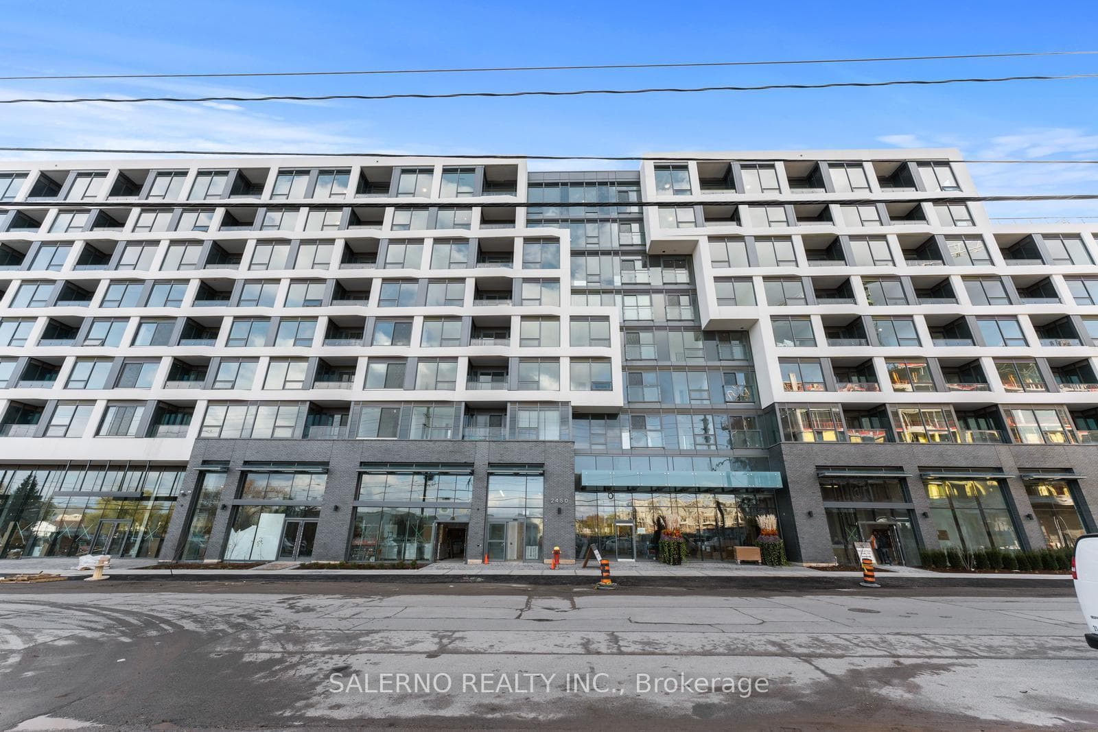 2450 Old Bronte Road Unit 621 photo 2