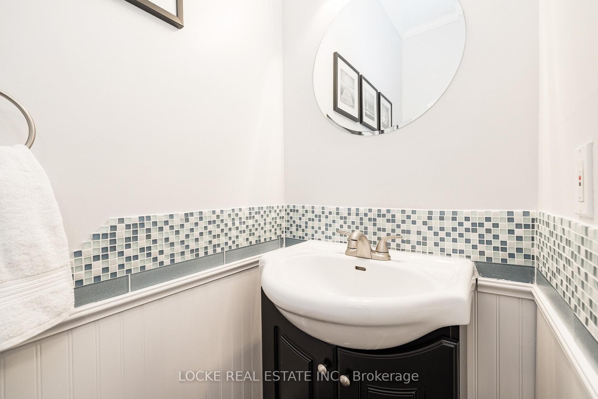 1488 Gaultois Avenue photo 17