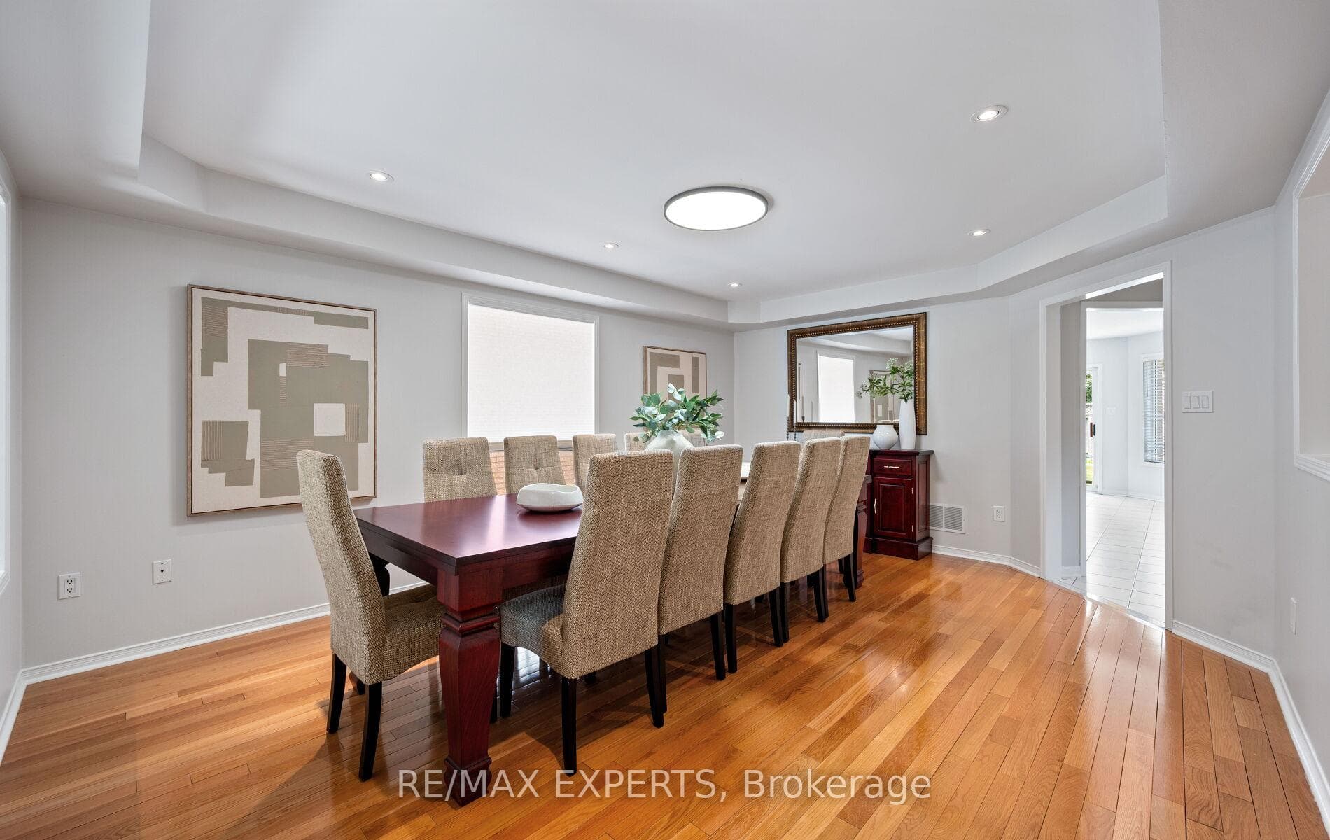 214 Waterbury Street photo 7