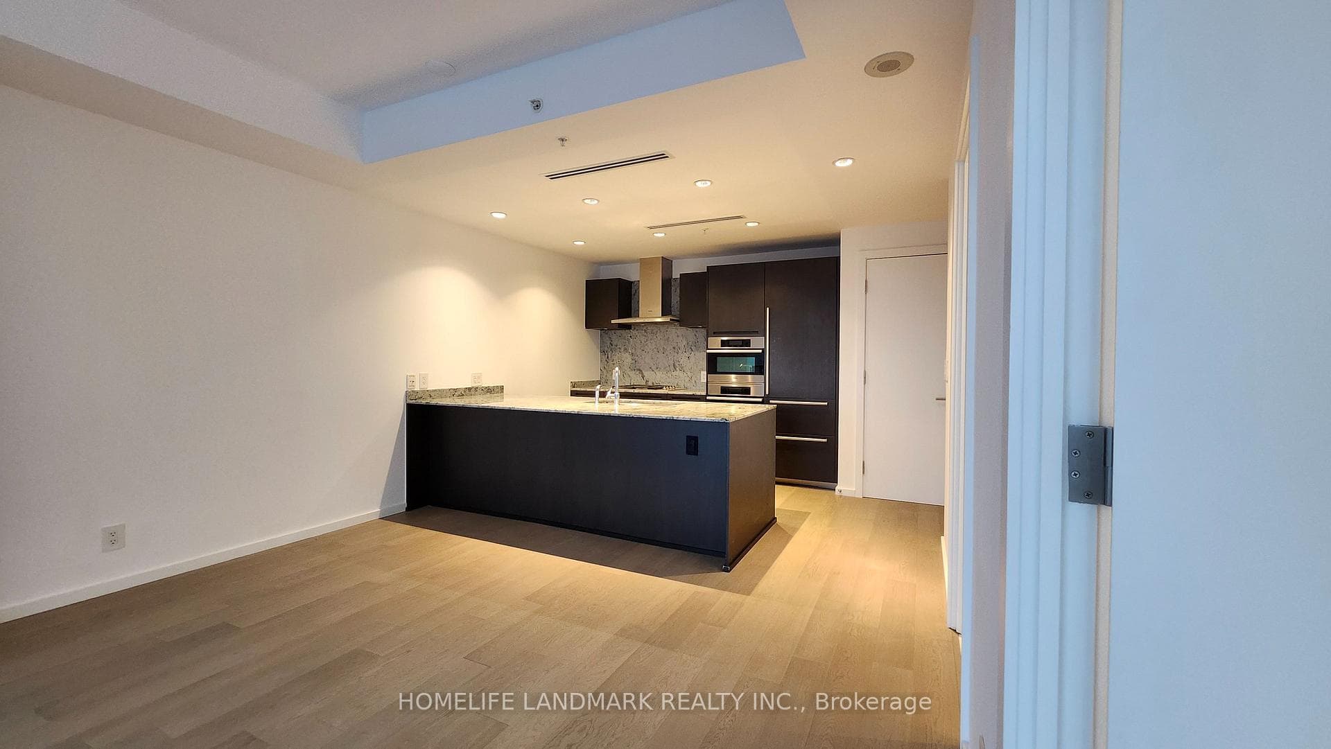 180 University Avenue Unit 4704 photo 17