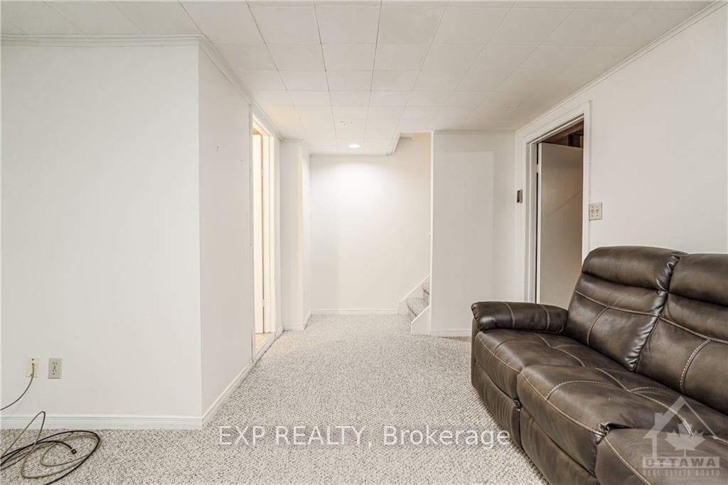 81 PEARY Way photo 20