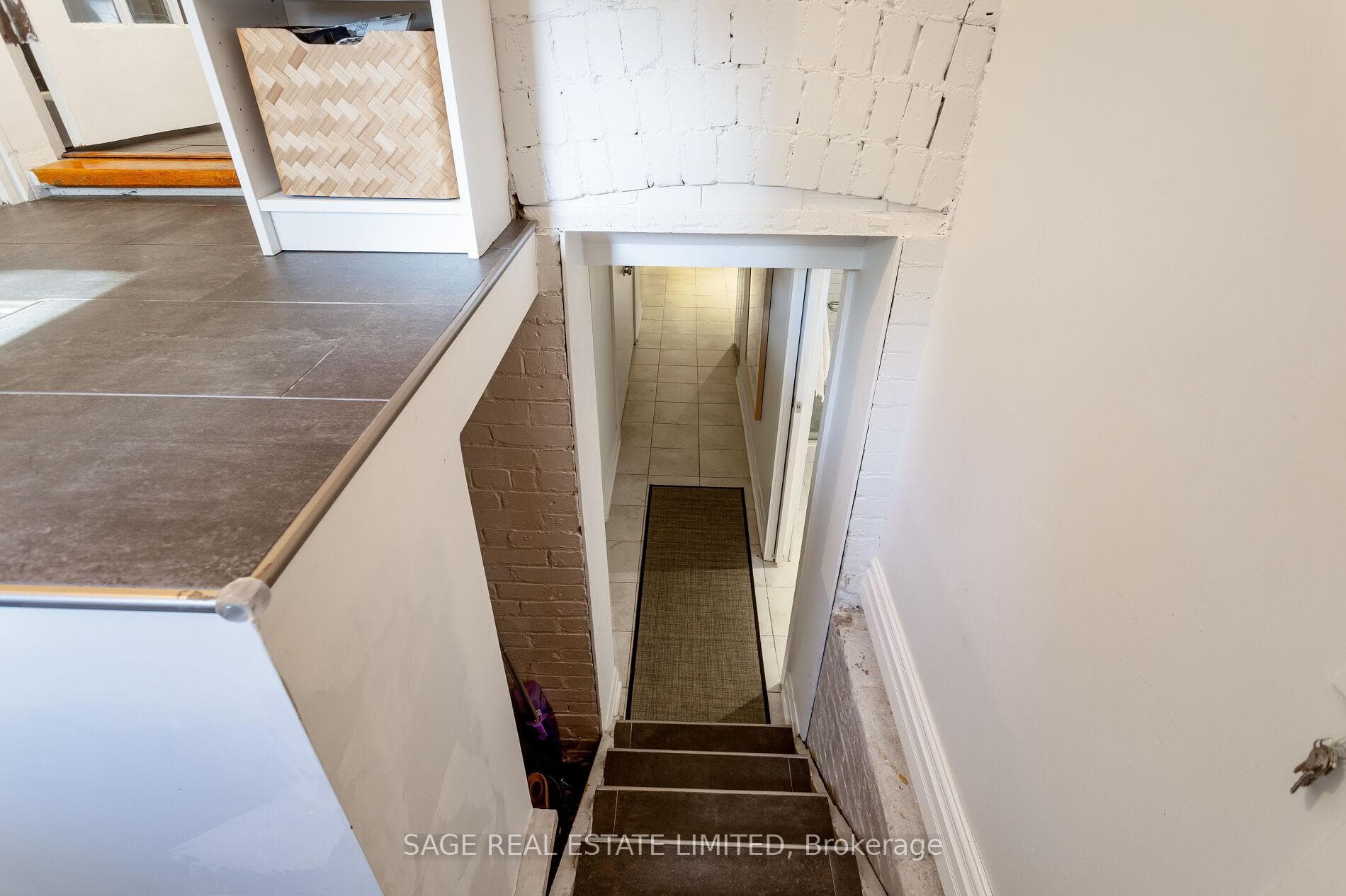 573 Sammon Avenue photo 35