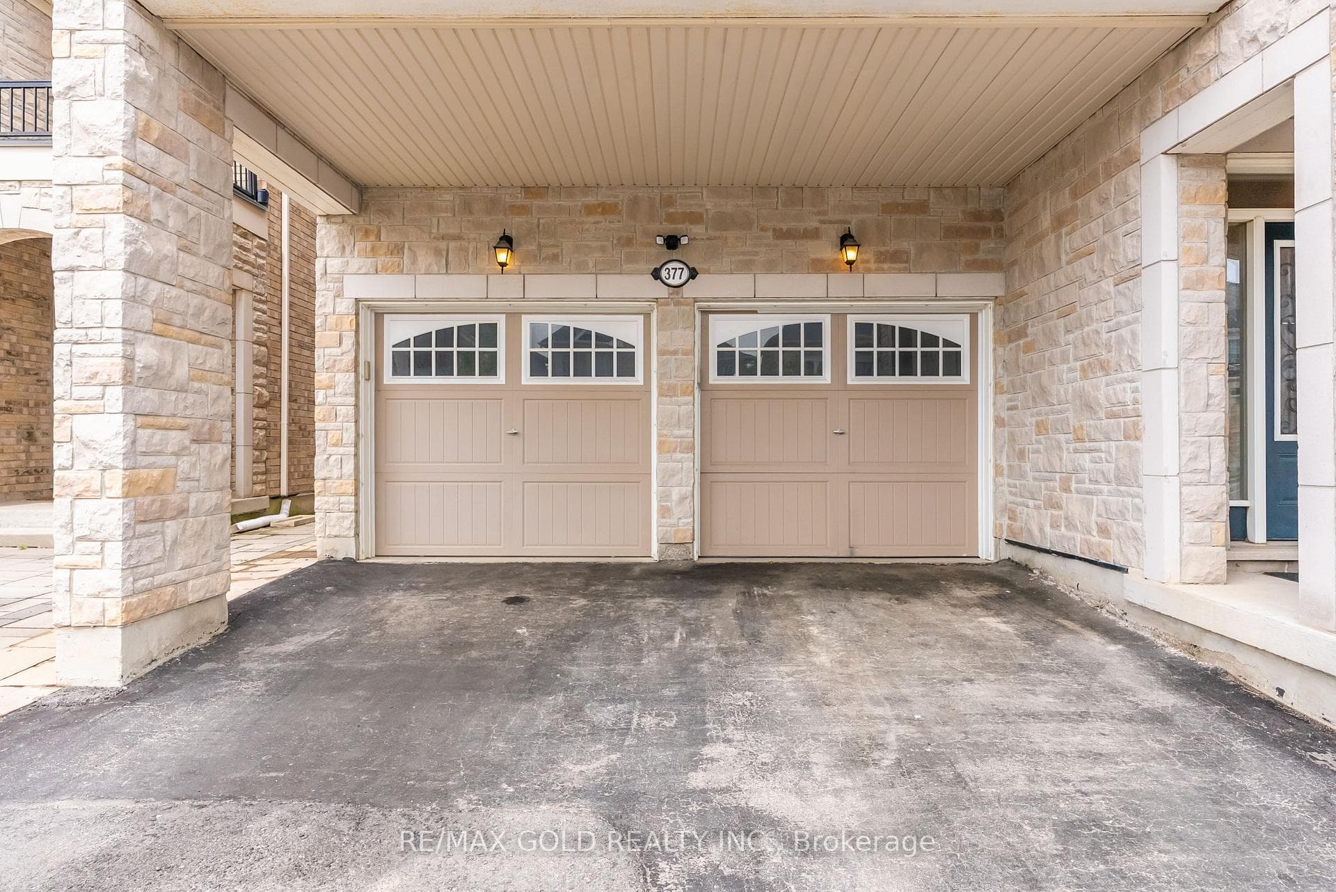 377 Etheridge Avenue photo 3